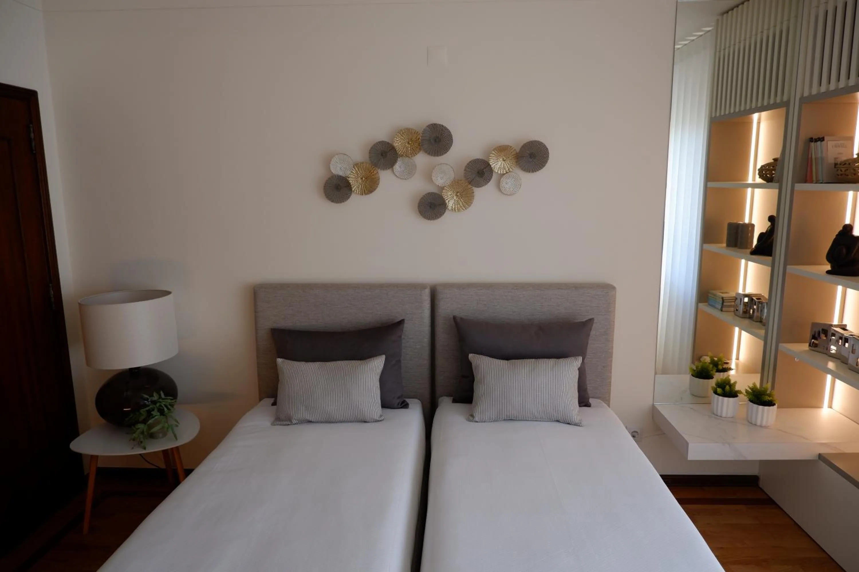 Bed in Porto Family Home by MP - Renovated