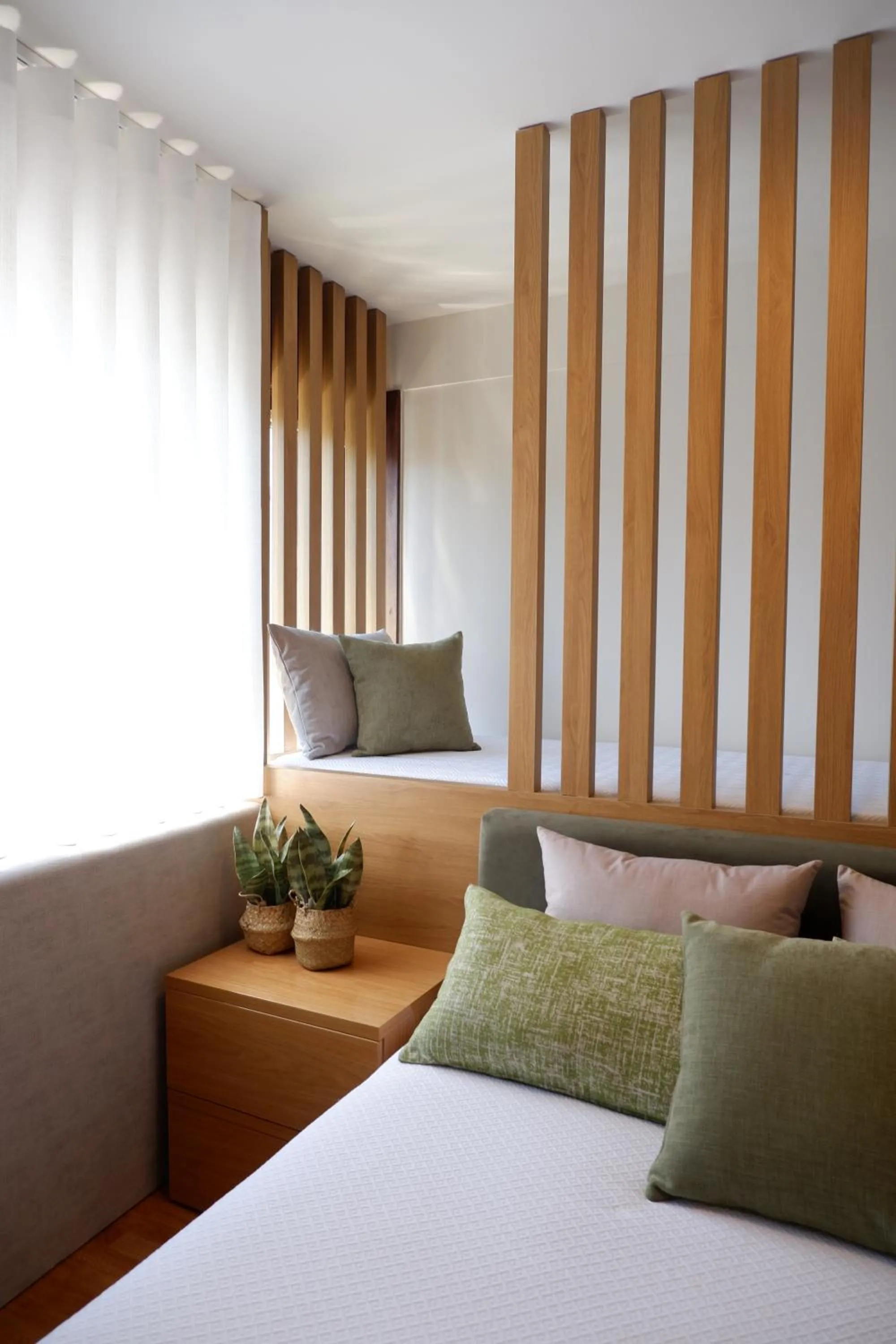Bed in Porto Family Home by MP - Renovated