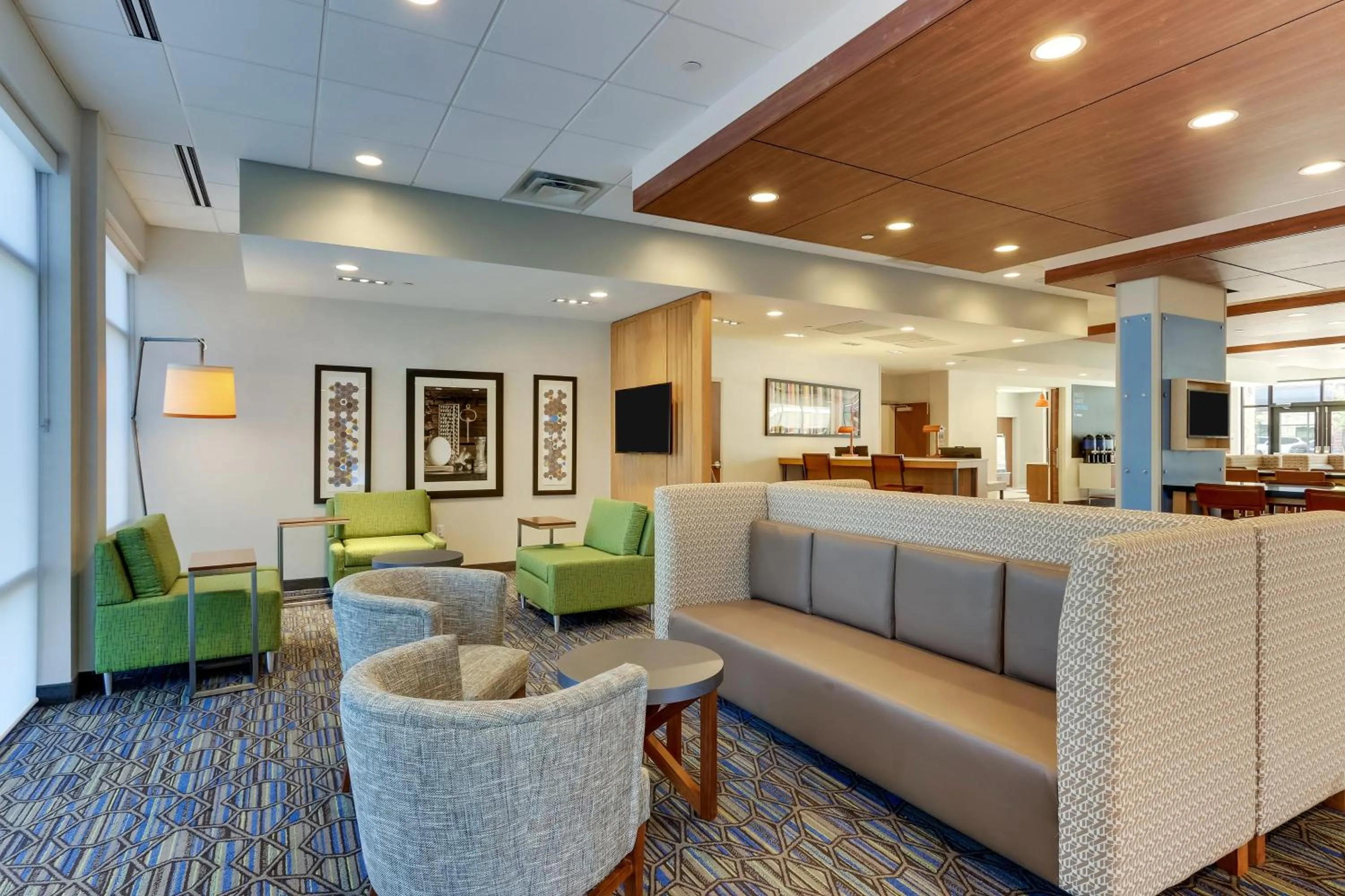 Lobby or reception in Holiday Inn Express & Suites - Winston - Salem SW - Clemmons by IHG