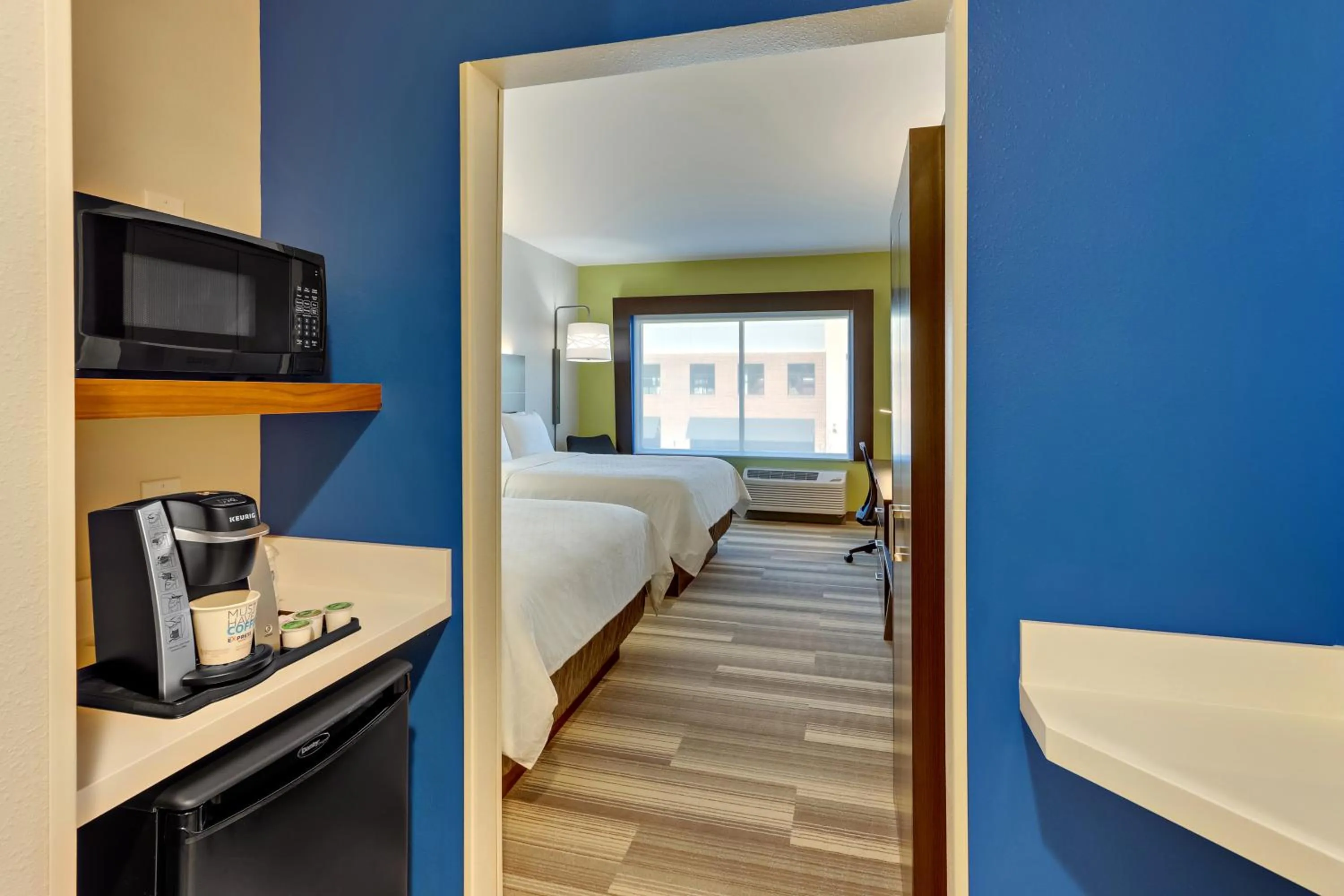 Bedroom, Bed in Holiday Inn Express & Suites - Winston - Salem SW - Clemmons by IHG