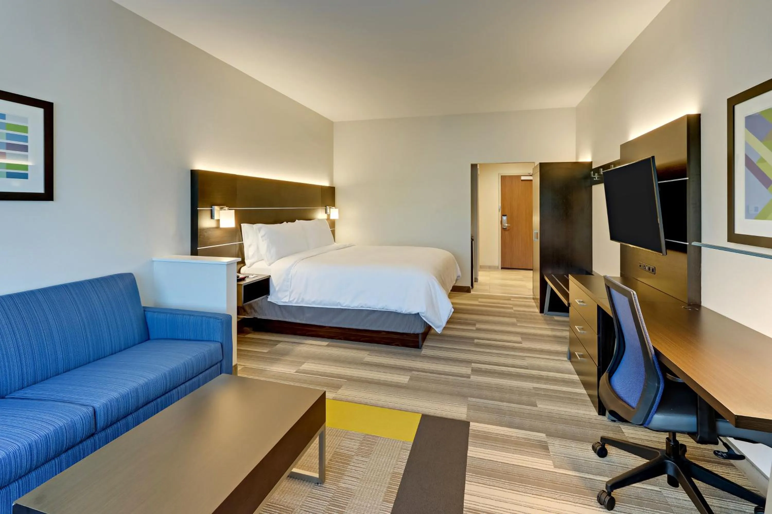 Bedroom, Bed in Holiday Inn Express & Suites - Winston - Salem SW - Clemmons by IHG
