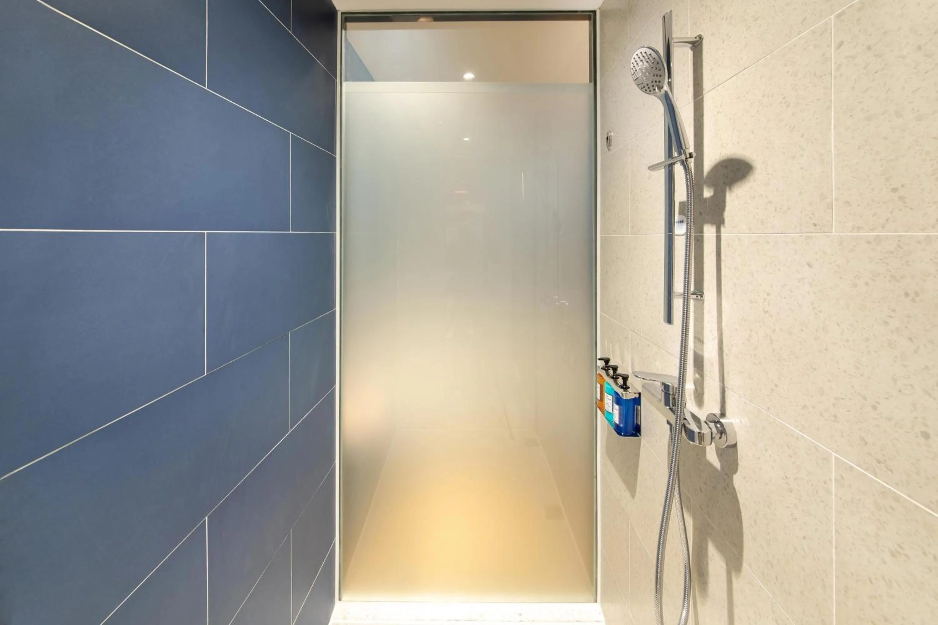 Shower in Holiday Inn Express Xiamen Tongan by IHG