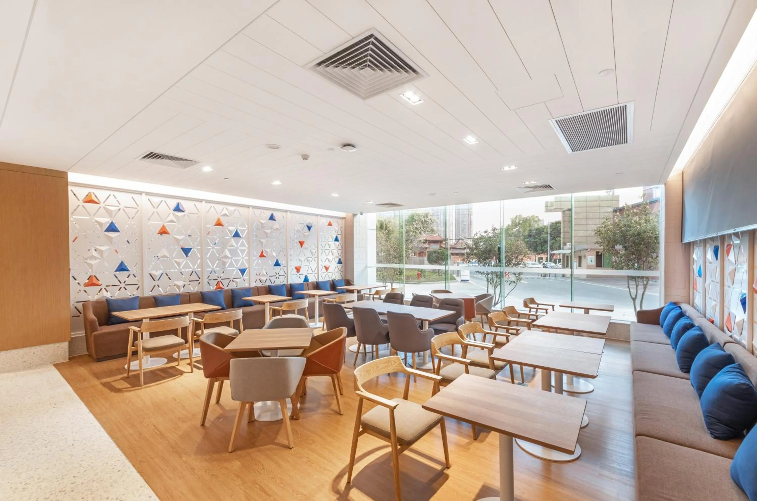 Restaurant/places to eat in Holiday Inn Express Xiamen Tongan by IHG