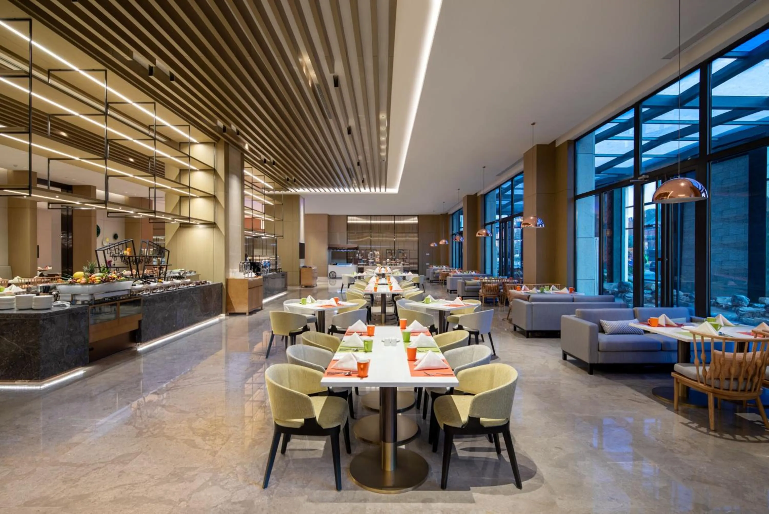 Restaurant/places to eat in Holiday Inn Chengde Park View by IHG