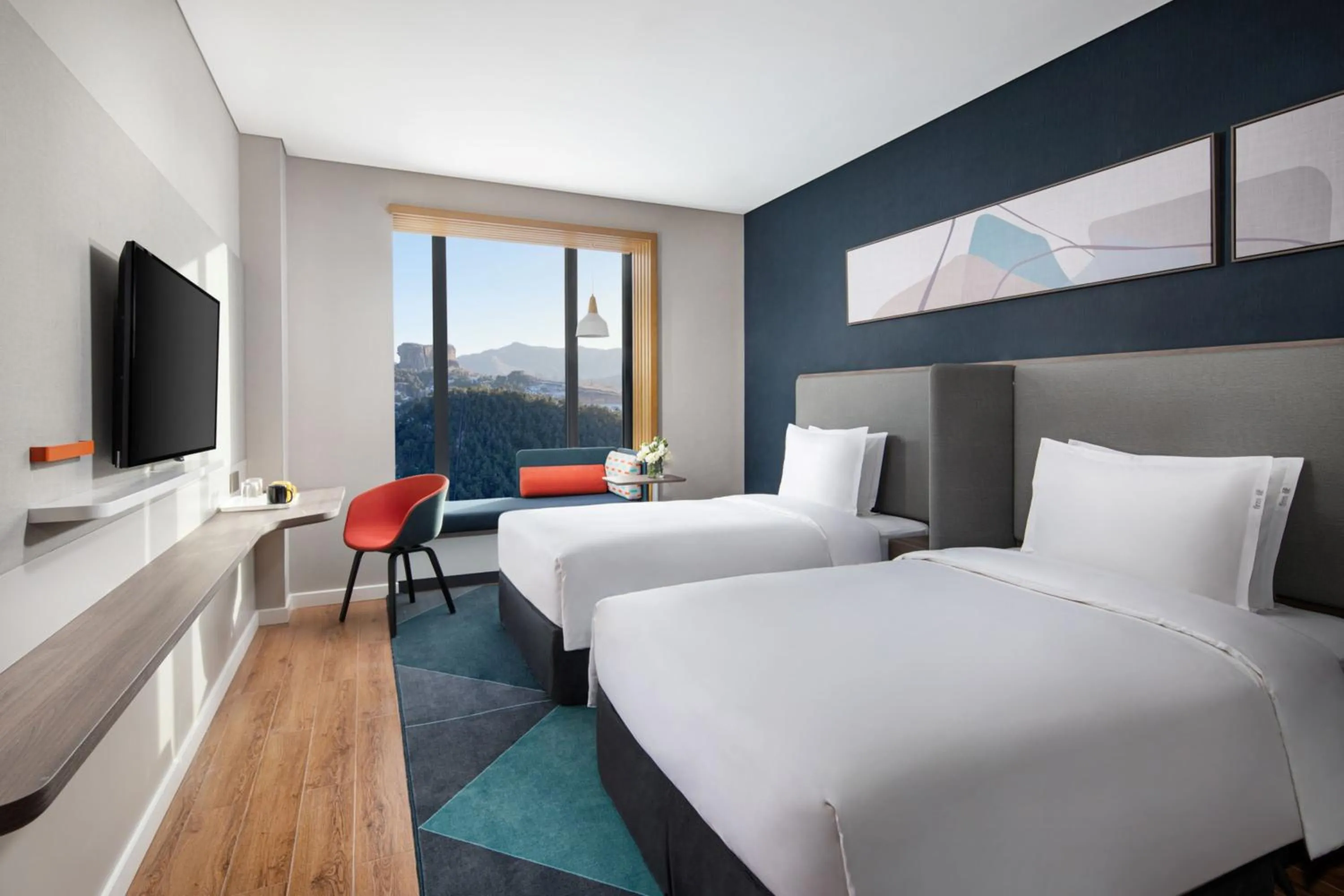 Photo of the whole room, Bed in Holiday Inn Express Chengde Park View by IHG