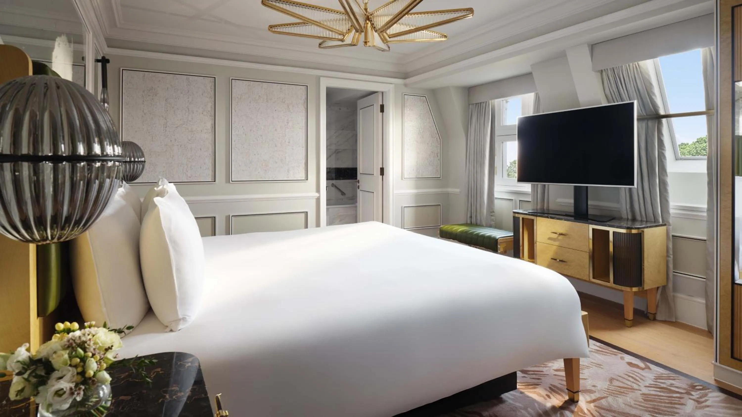 Bedroom, Bed in Mandarin Oriental Hyde Park, London