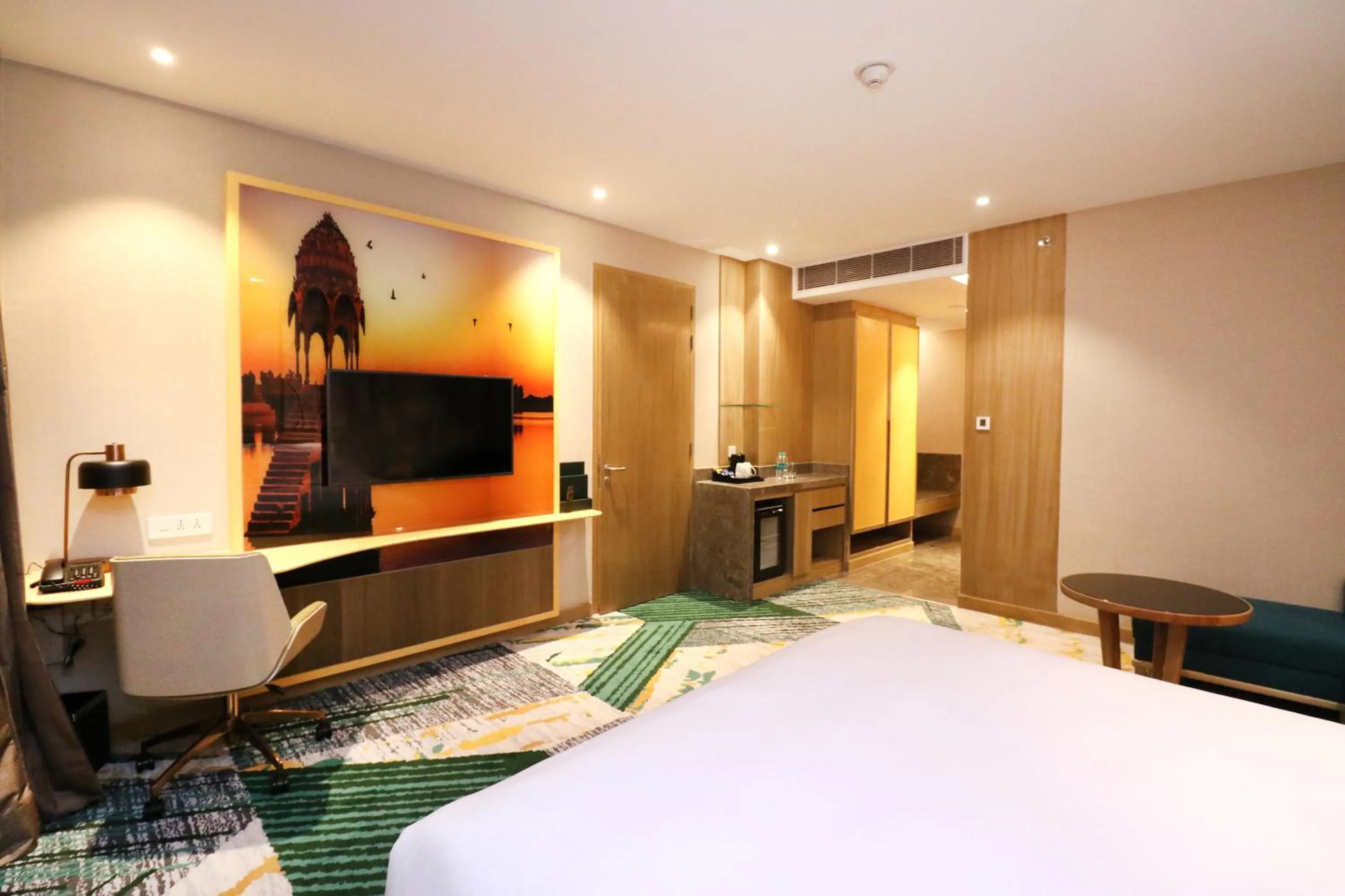 Bed in Holiday Inn Chandigarh Zirakpur by IHG