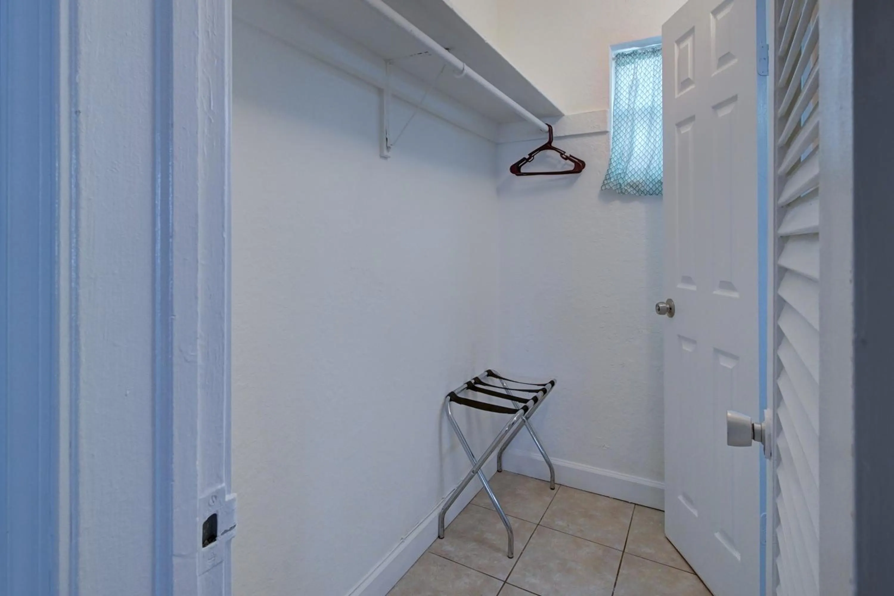 furniture in Castle by the Sea Motel