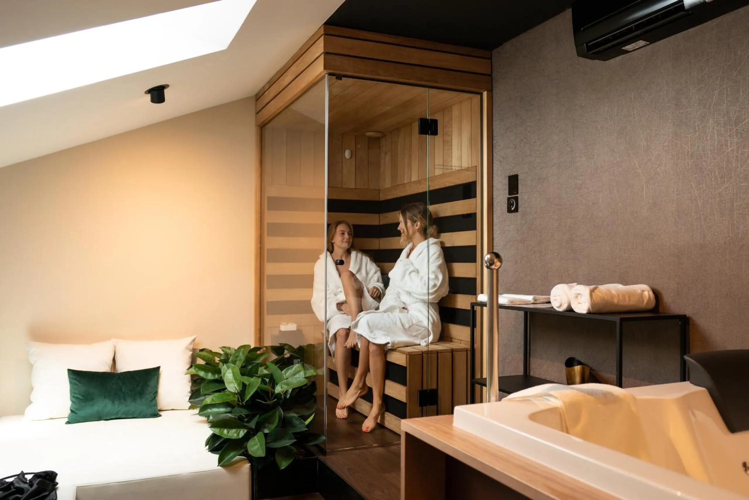 Hot Spring Bath, Bed in DeGrassi Boutique Garni Hotel Izola