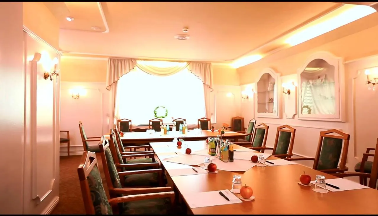 Business facilities in Hotel Royal