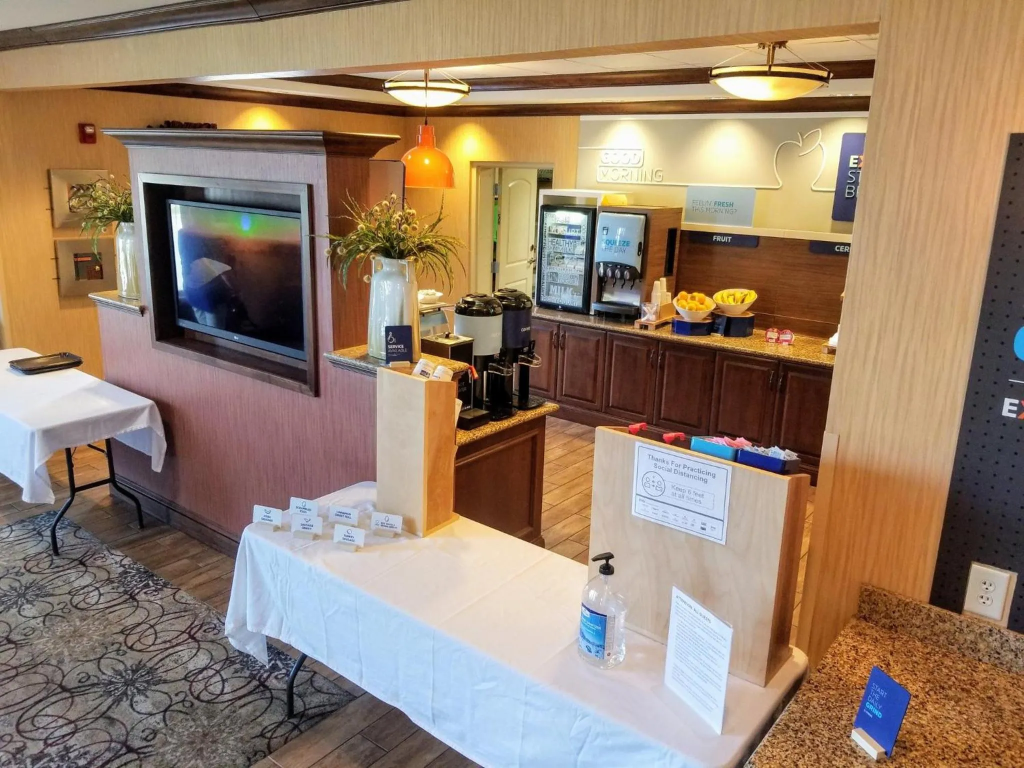 Breakfast in Holiday Inn Express & Suites Paducah West by IHG