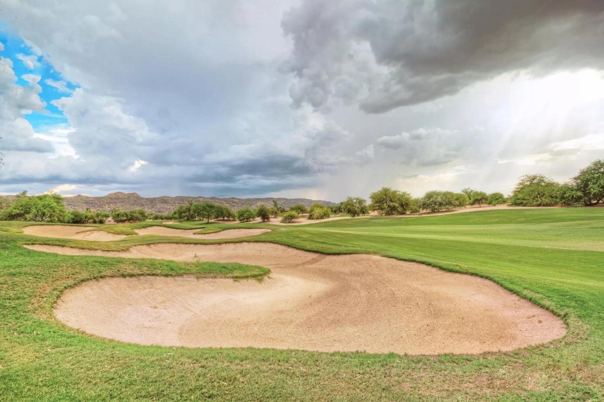 Golfcourse in Raintree at Phoenix South Mountain Preserve