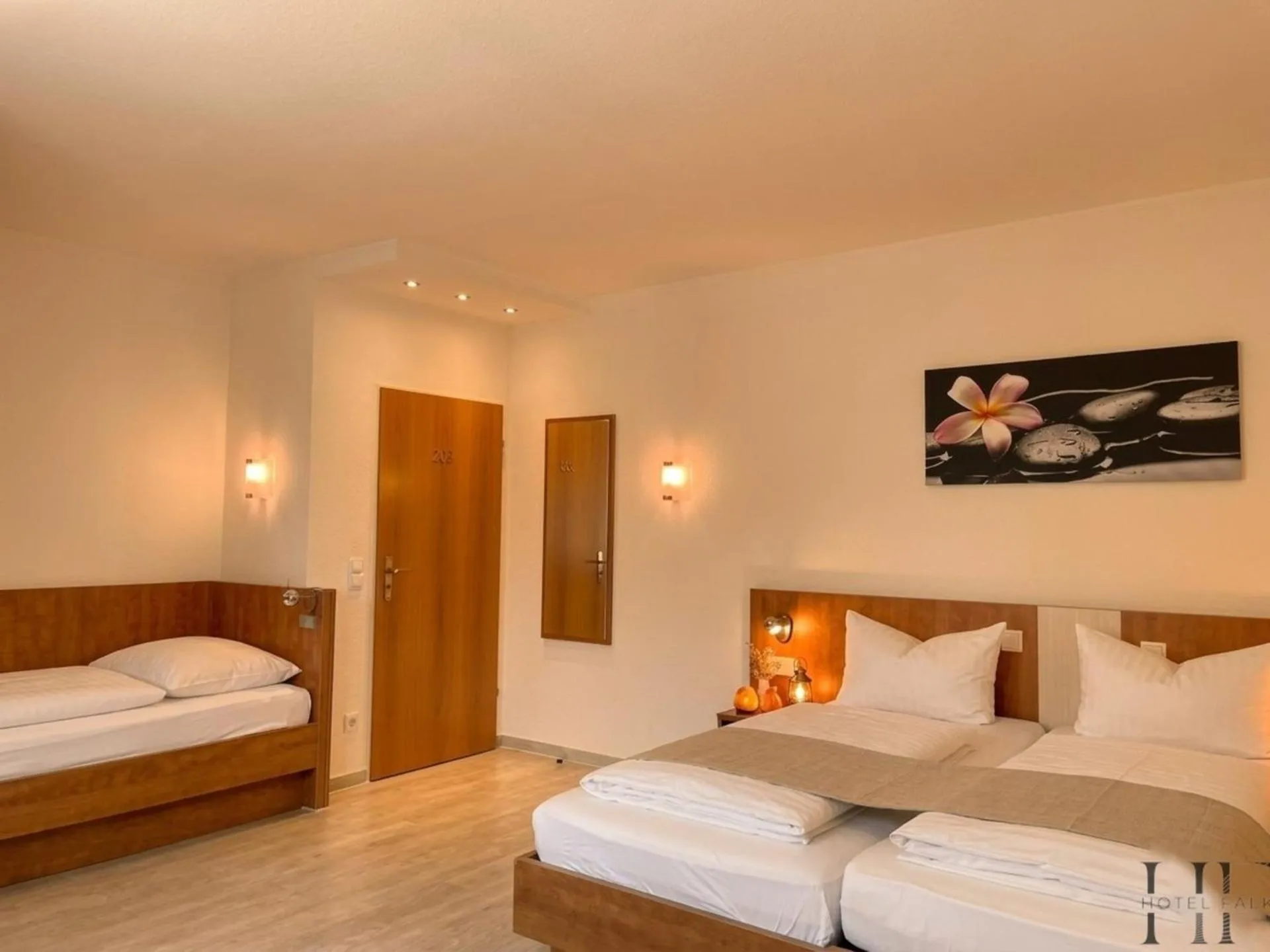 Bedroom, Bed in Hotel Falk