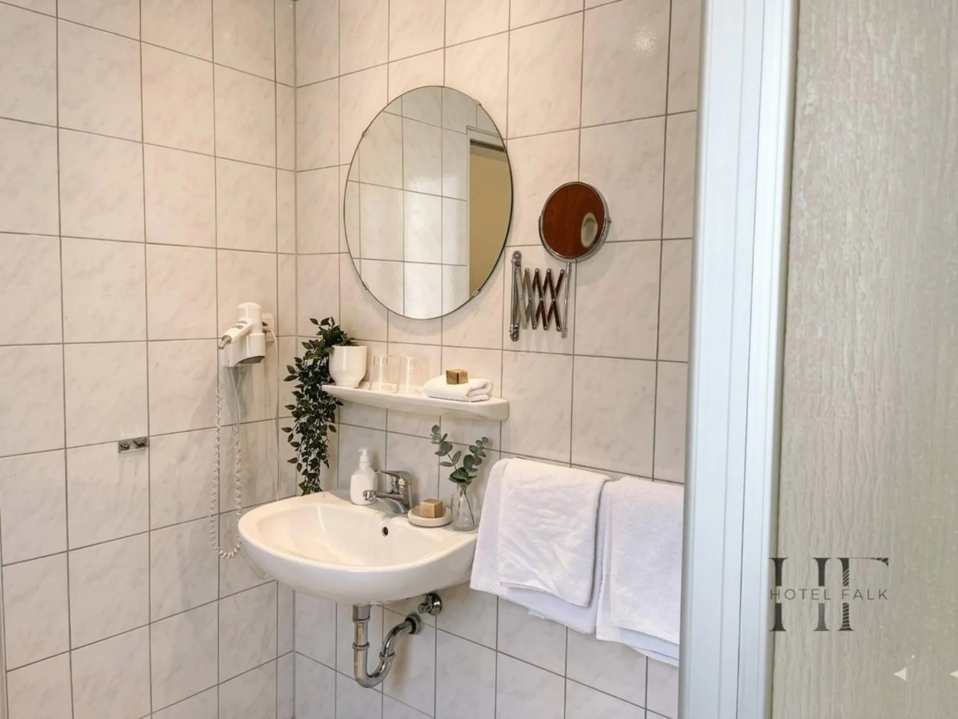 Bathroom in Hotel Falk