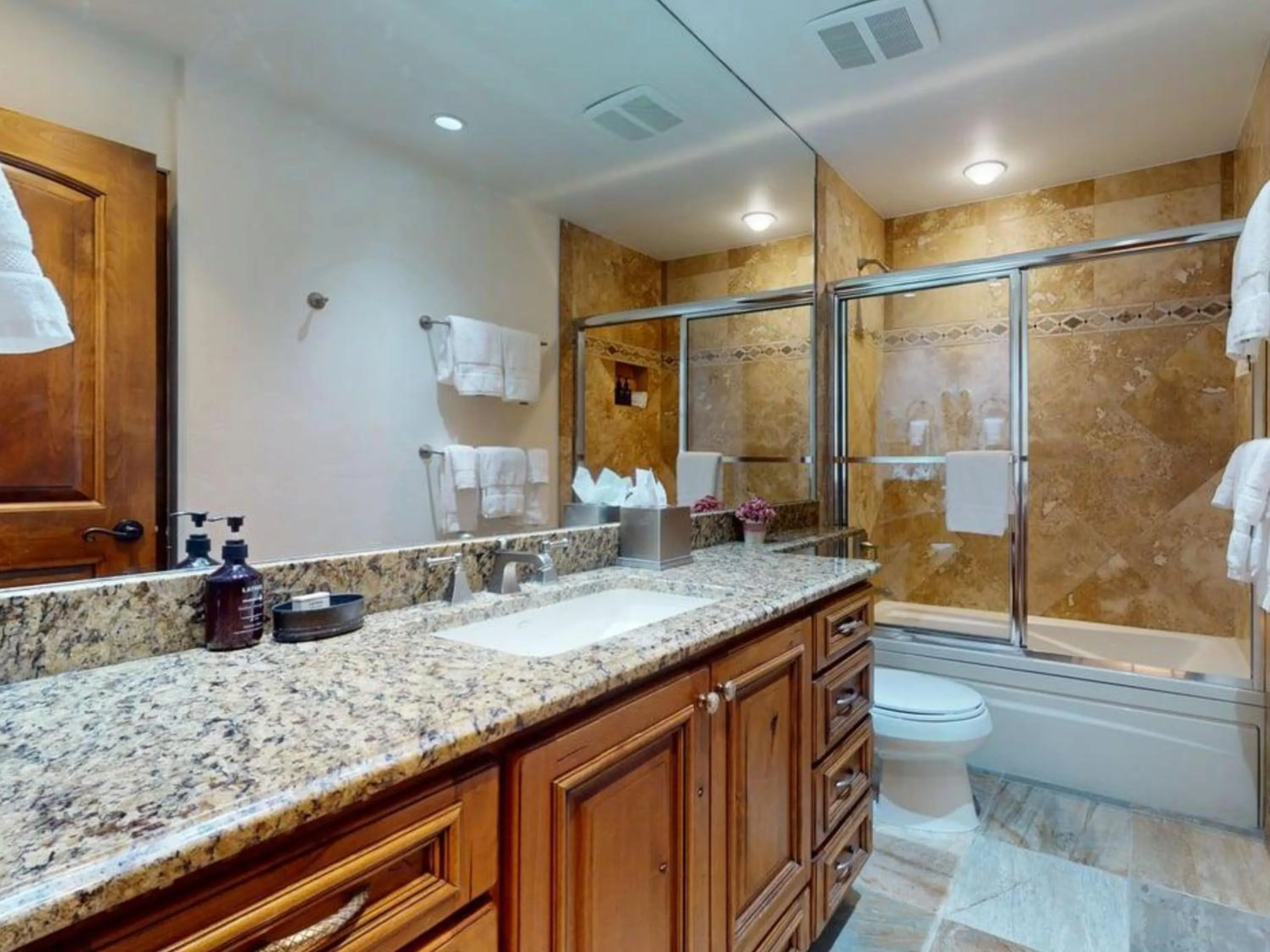 Bathroom in Montaneros in Vail