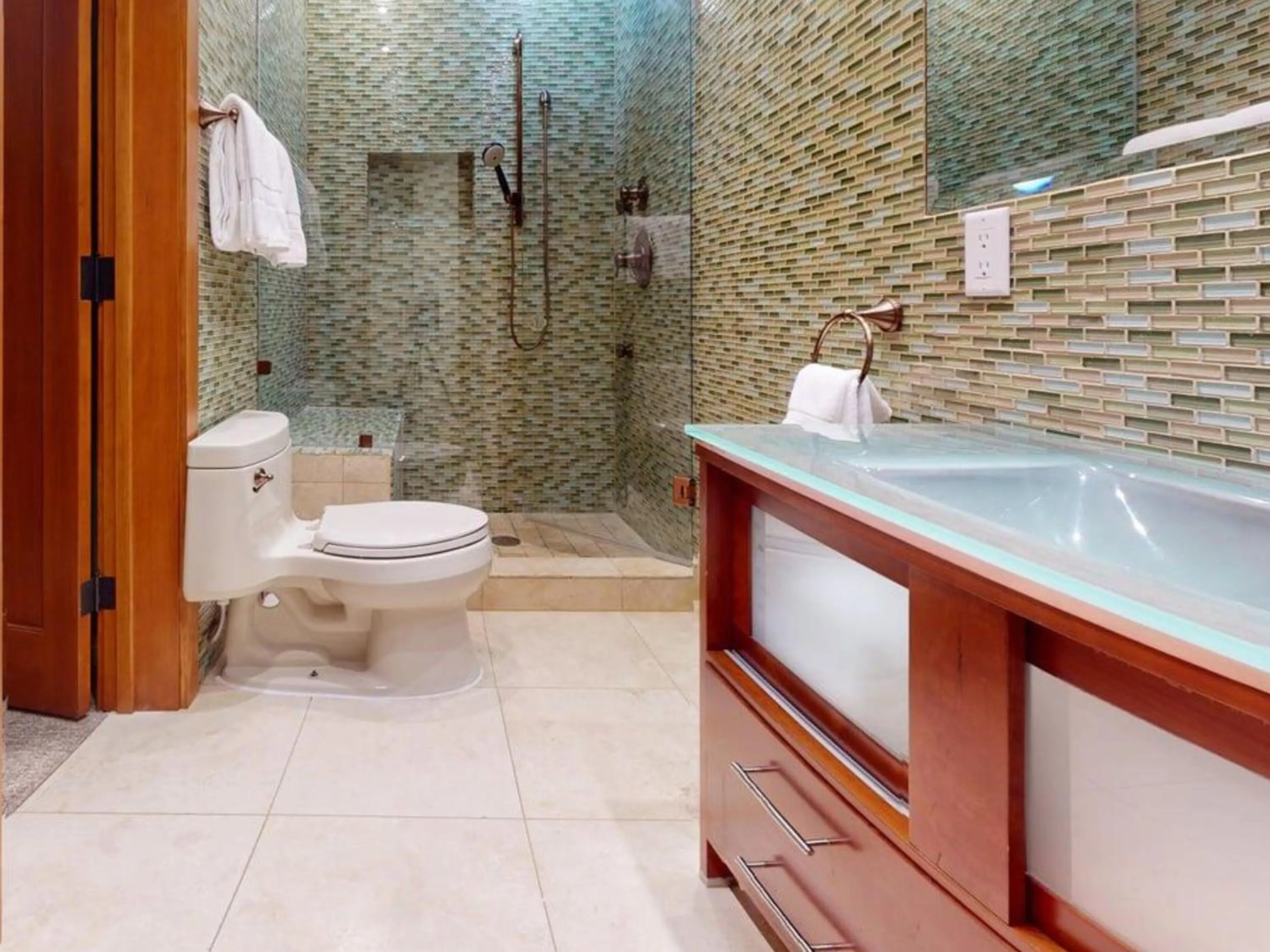 Bathroom in Montaneros in Vail