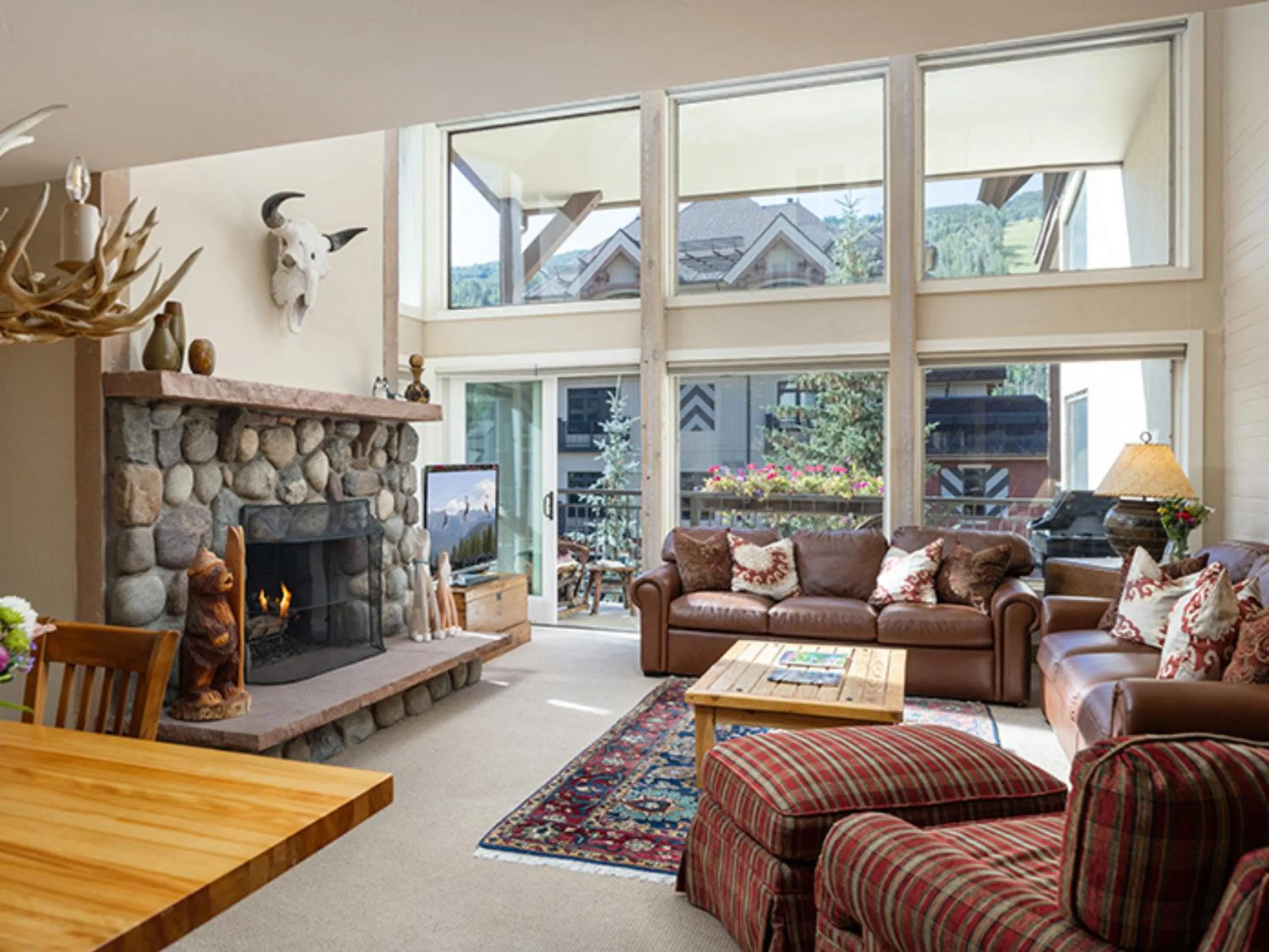 Living room in Montaneros in Vail