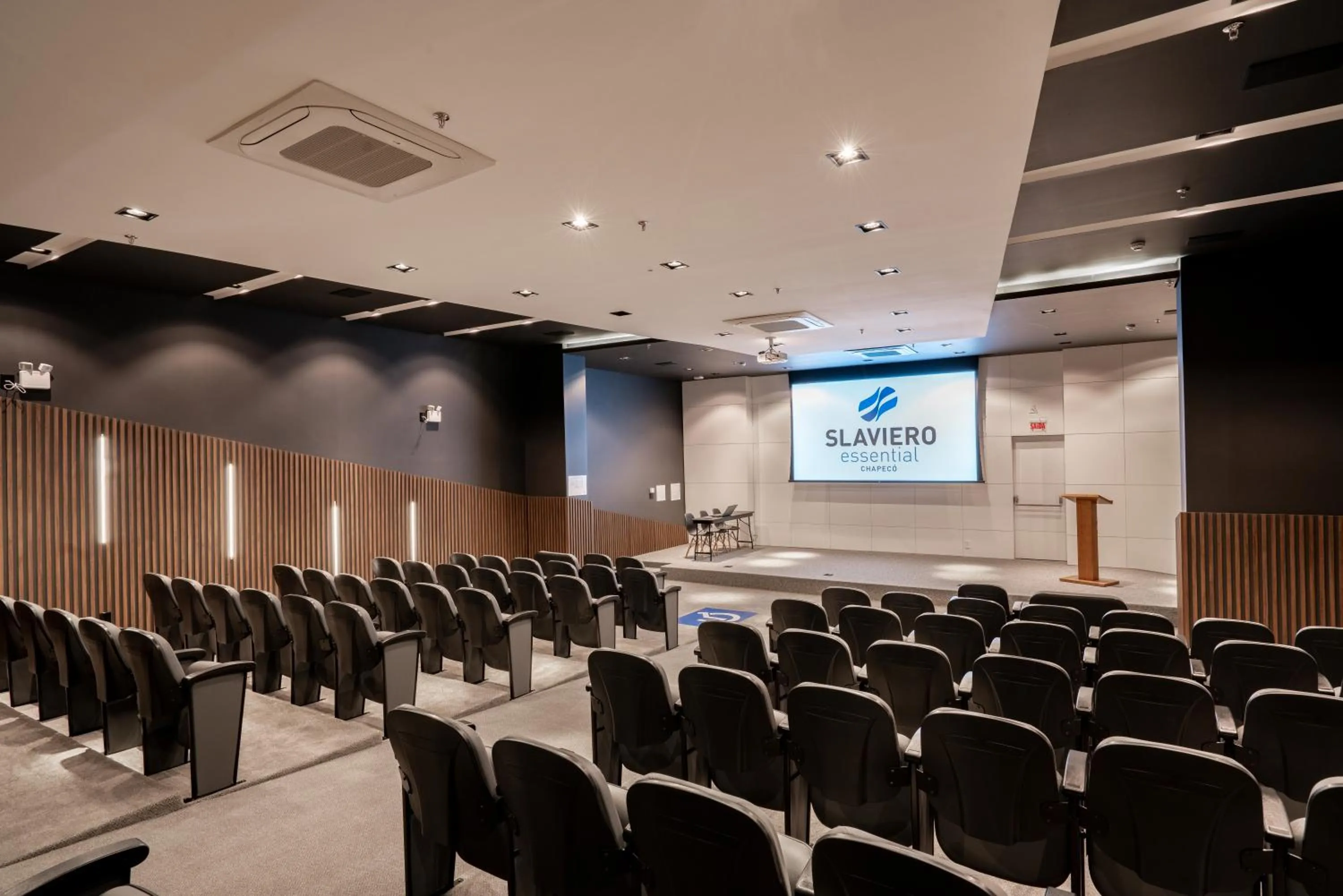 Business facilities in Slaviero Chapecó - Pet Friendly - Próximo a EFAPI