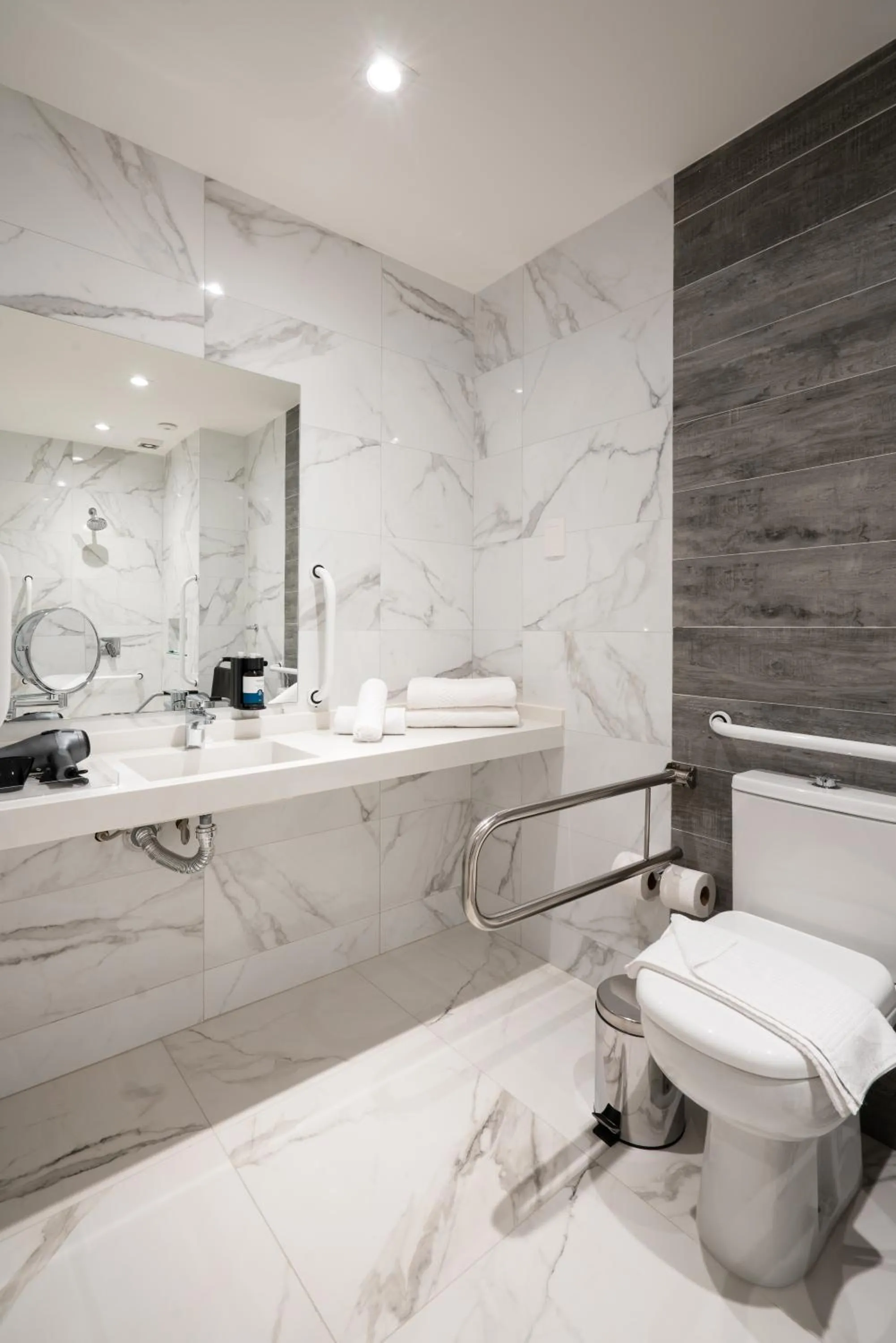 Bathroom in Slaviero Chapecó - Pet Friendly - Próximo a EFAPI