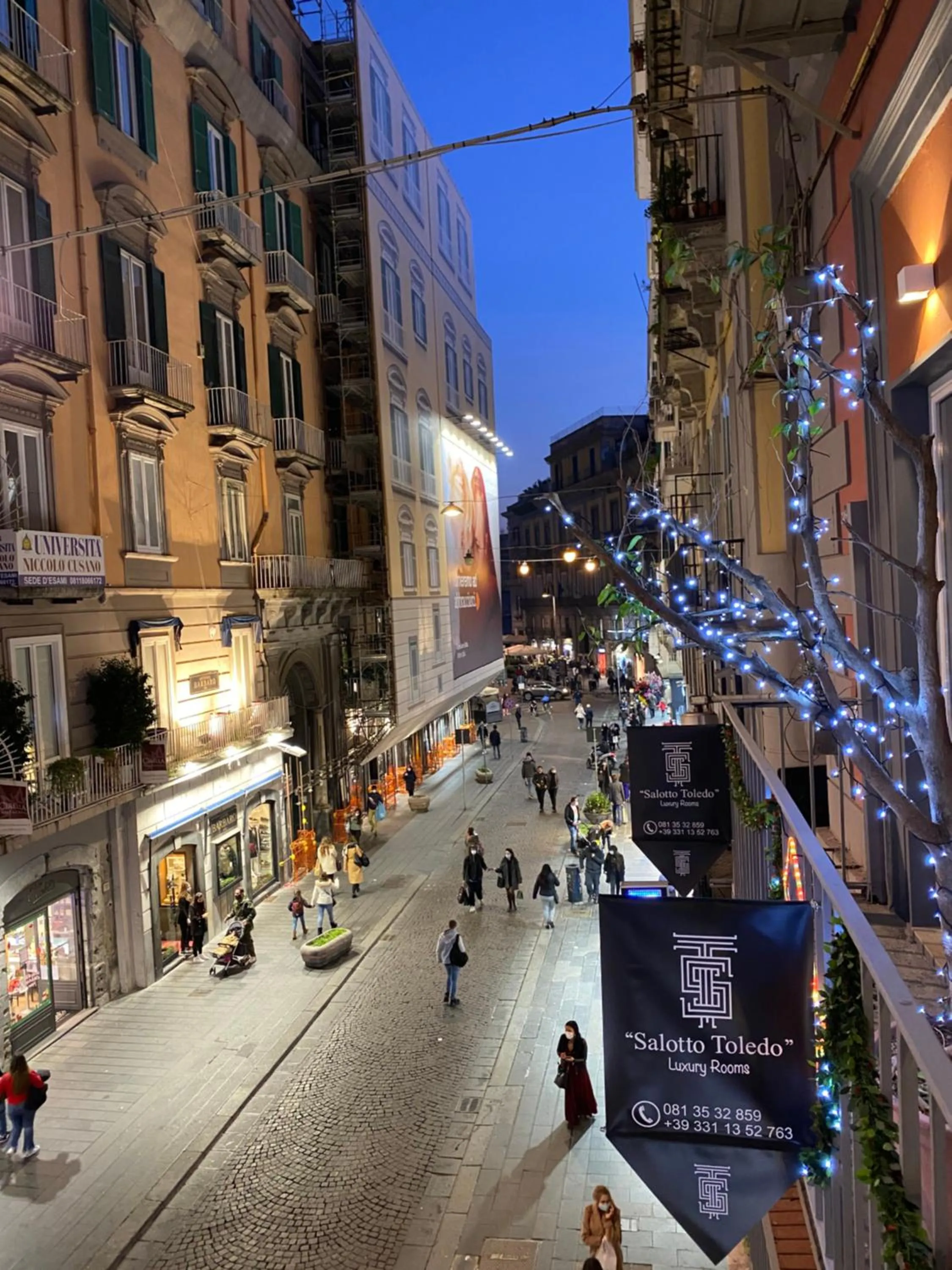 Street view in Salotto Toledo