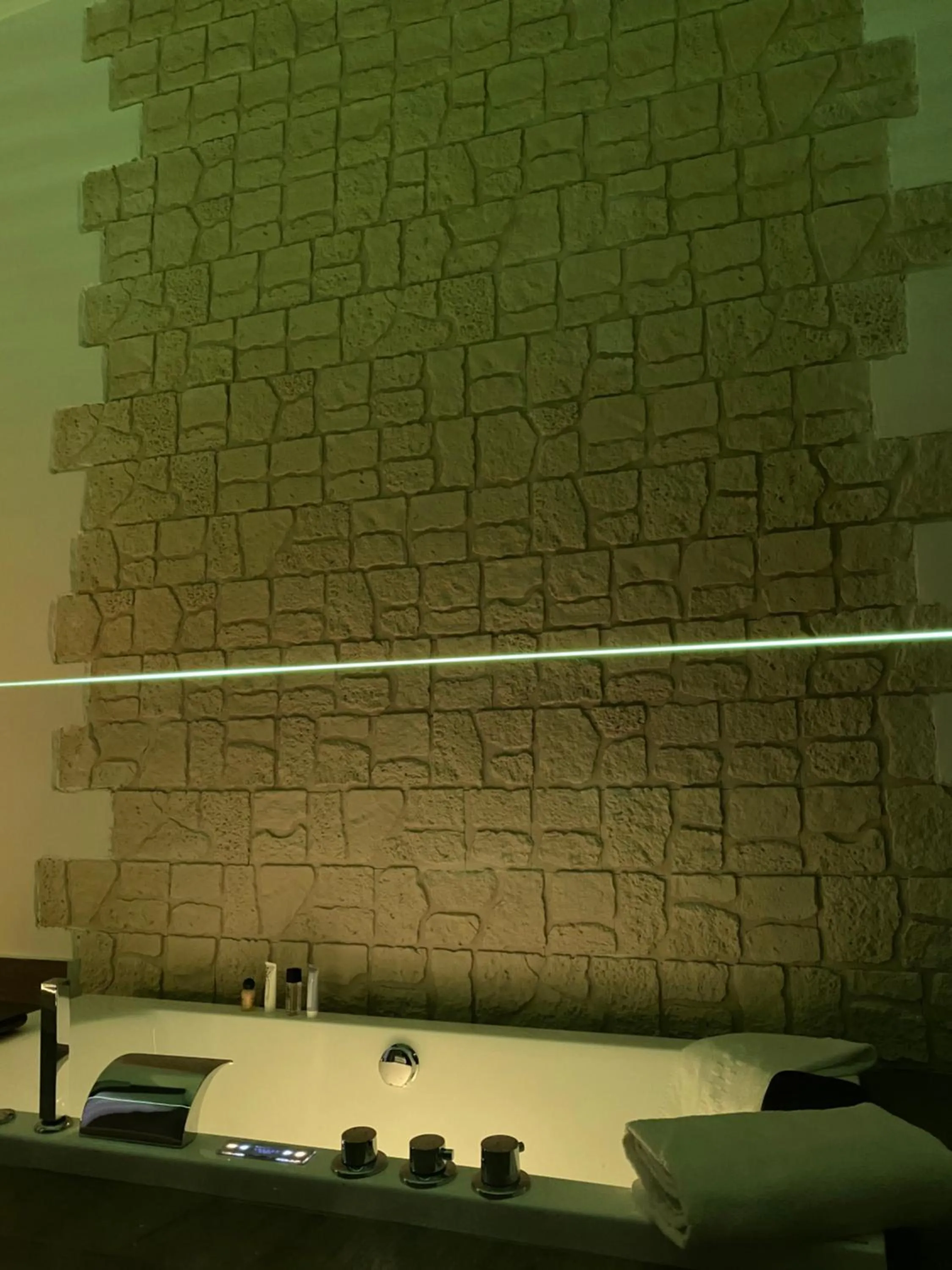 Bath in Salotto Toledo