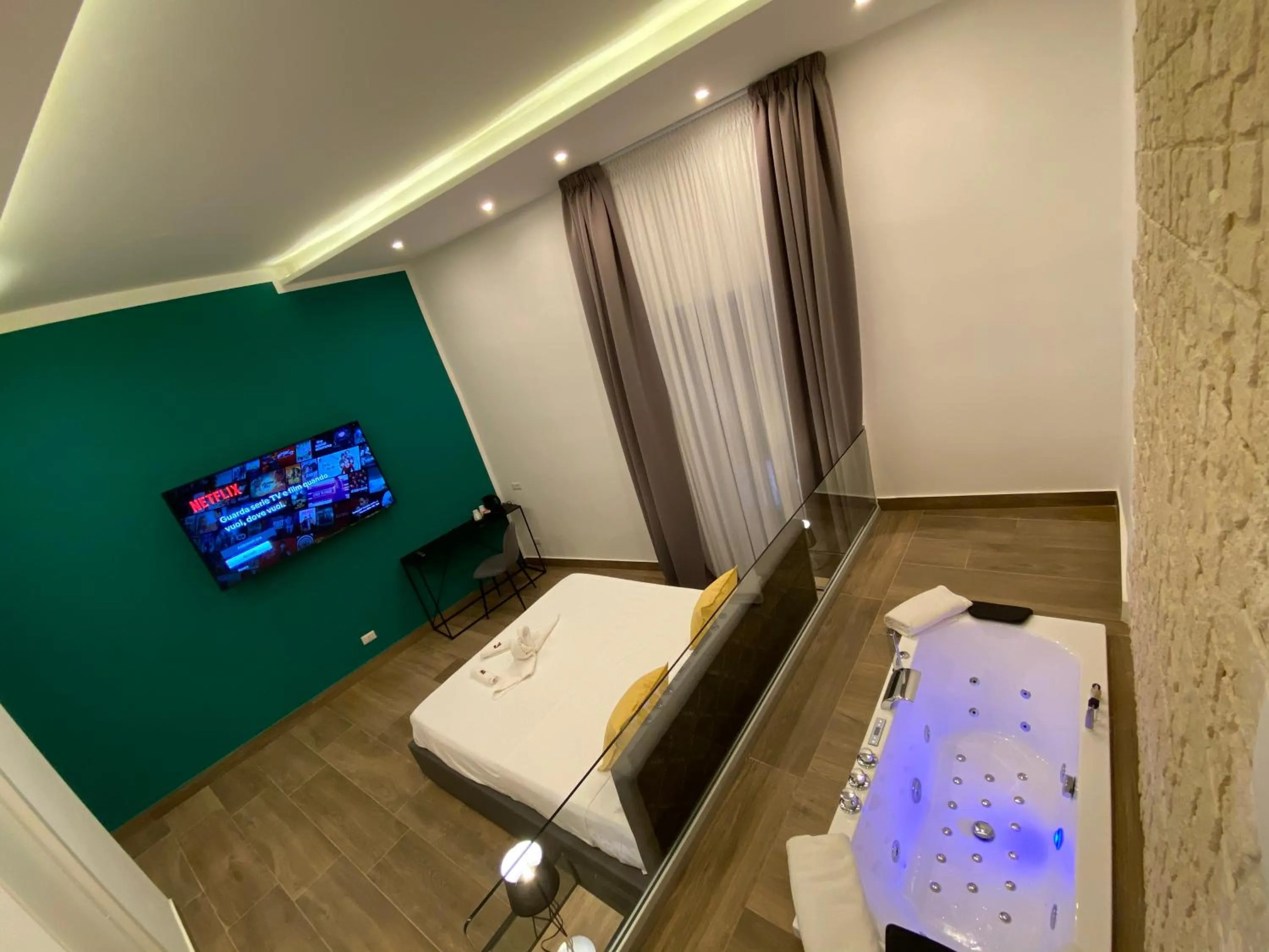 Photo of the whole room, Bed in Salotto Toledo