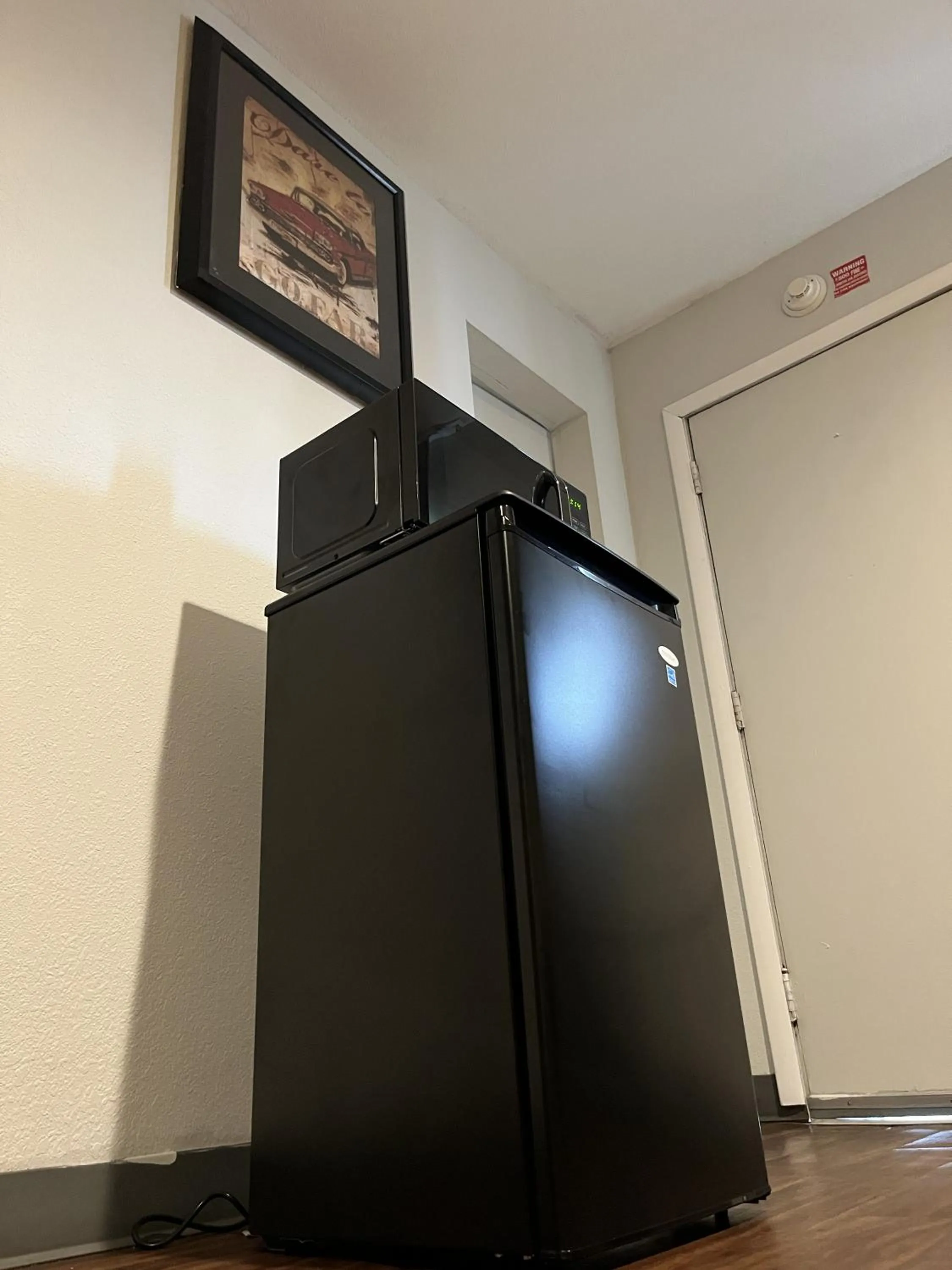 microwave in Richmond Motel