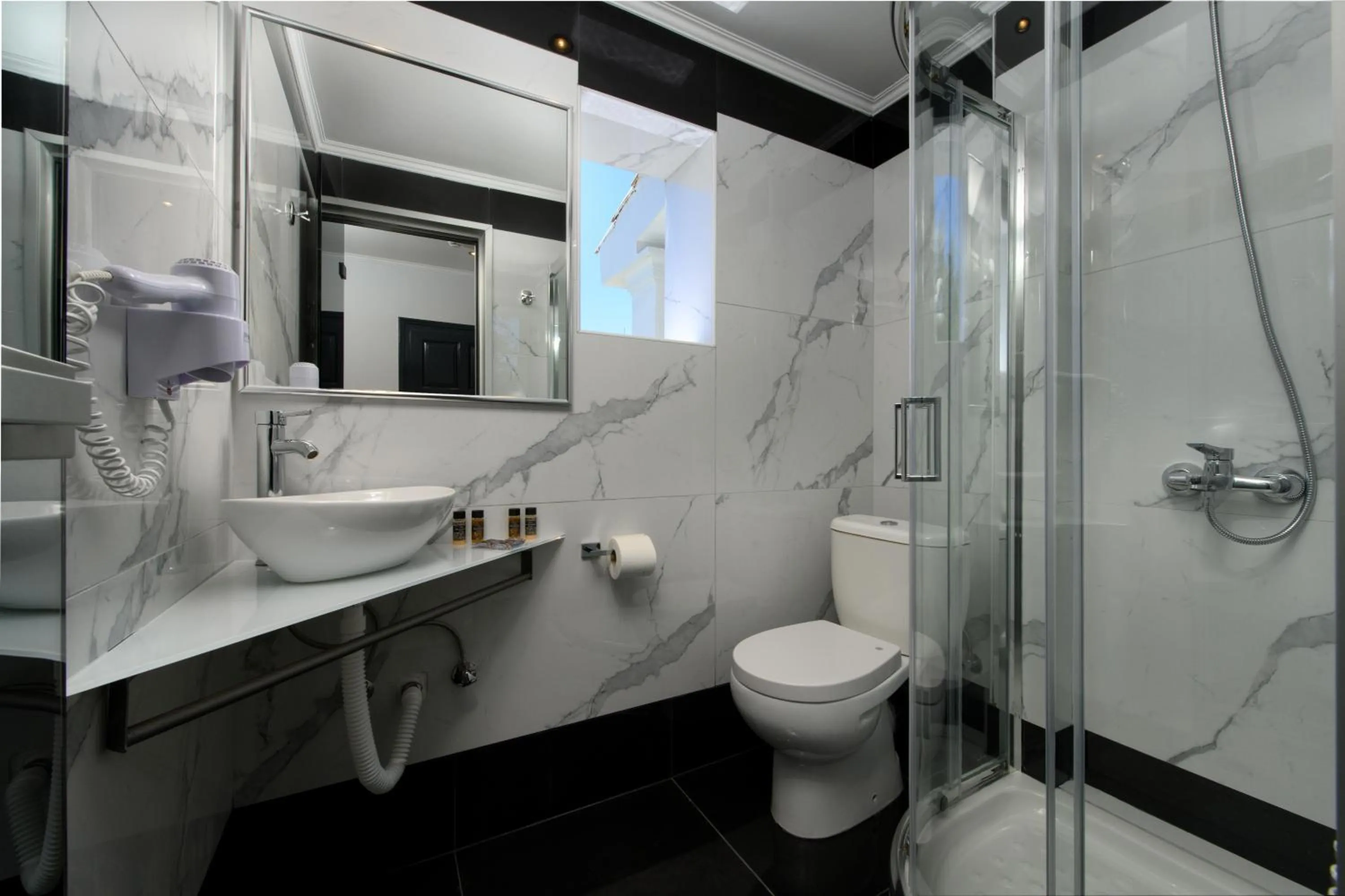 Bathroom in Corfu SunGate Hotel