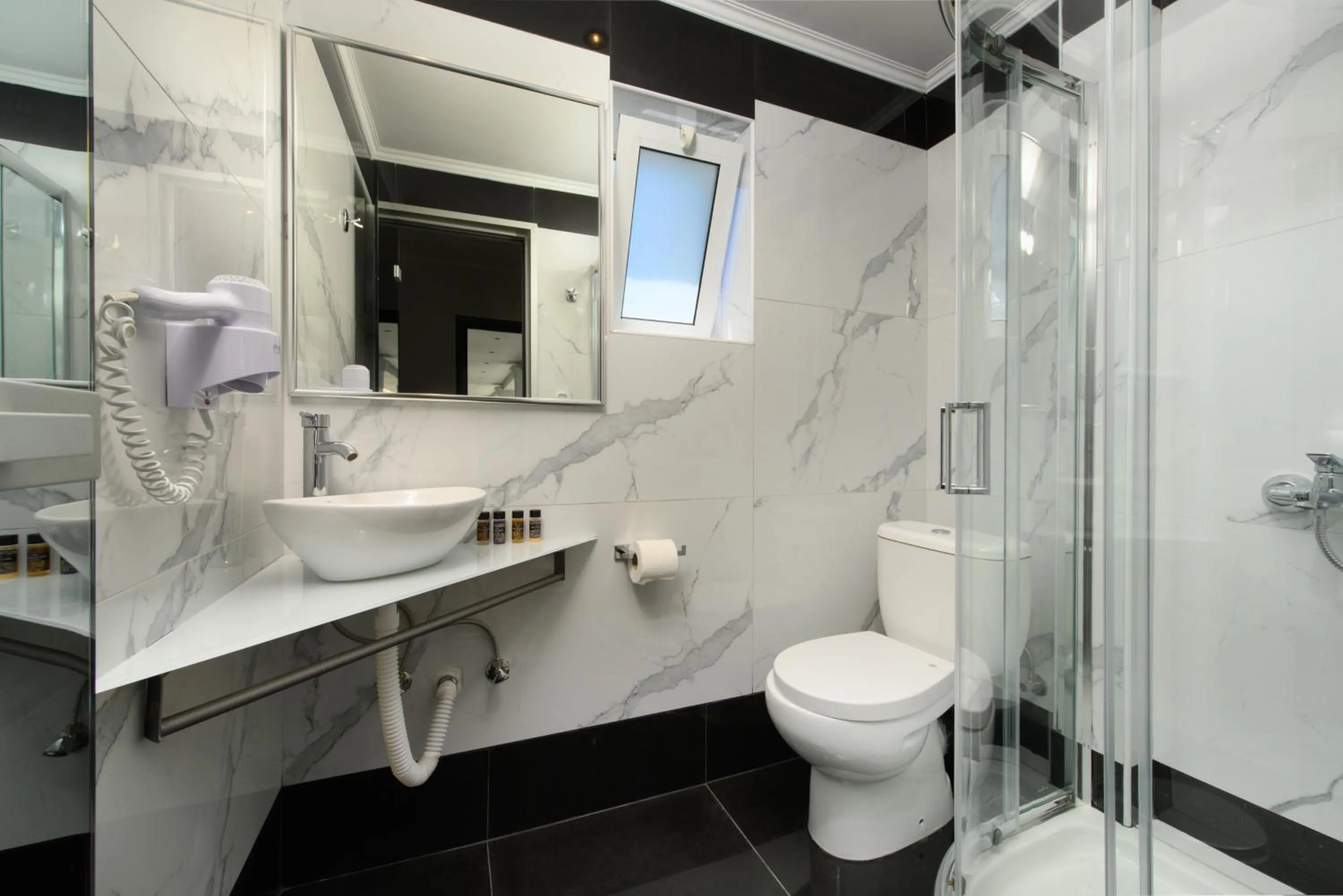 Bathroom in Corfu SunGate Hotel