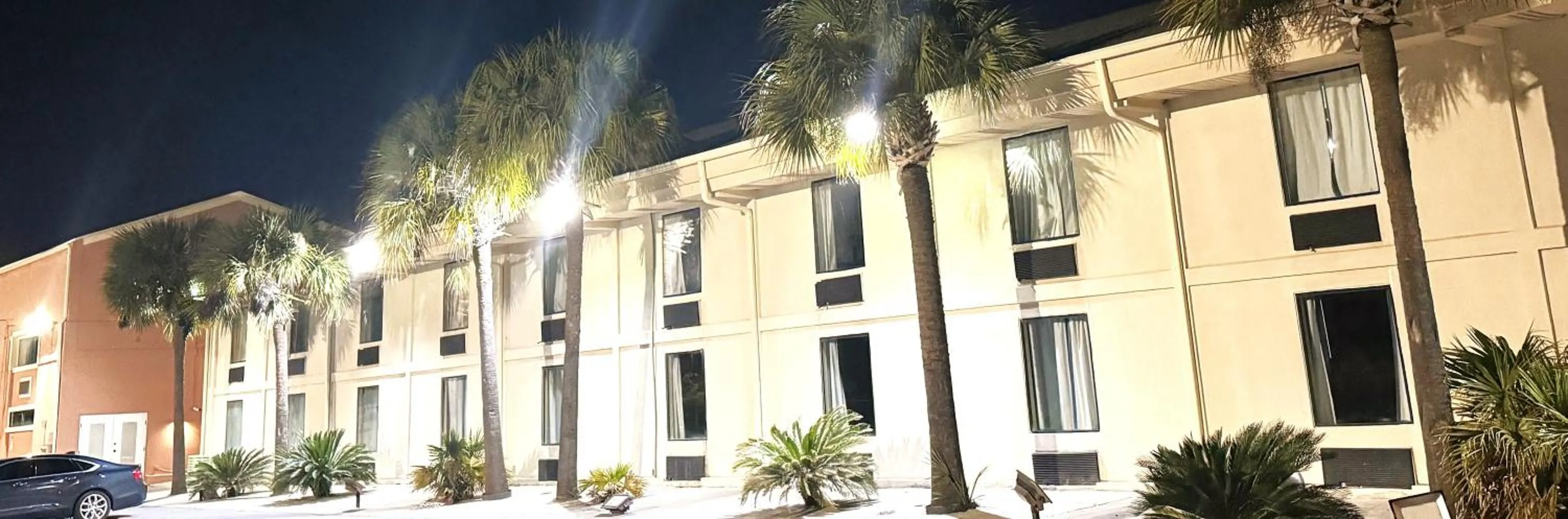 Property Building in Baymont by Wyndham Pensacola