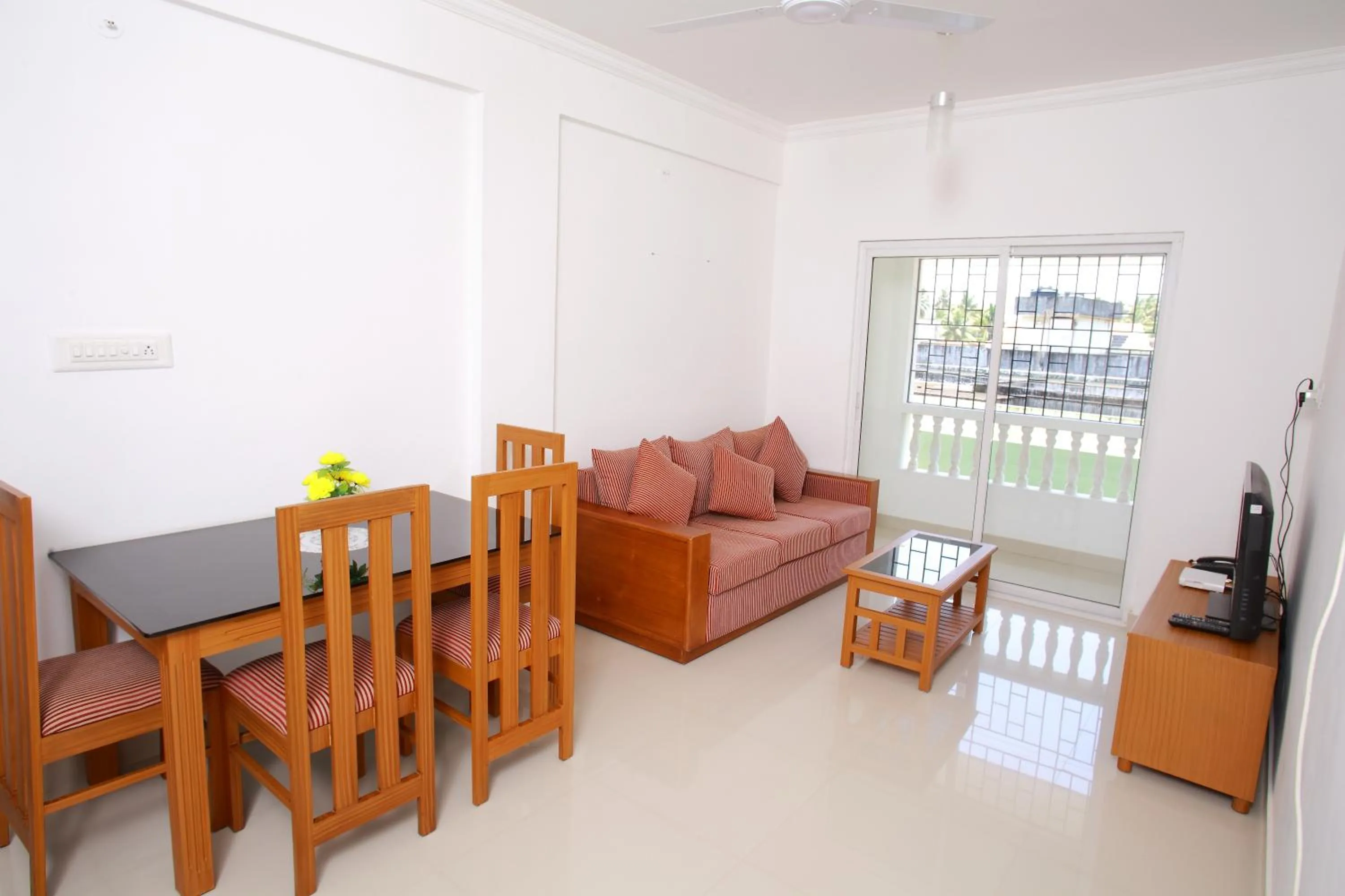 Living room in Phils' Residency & Banquets