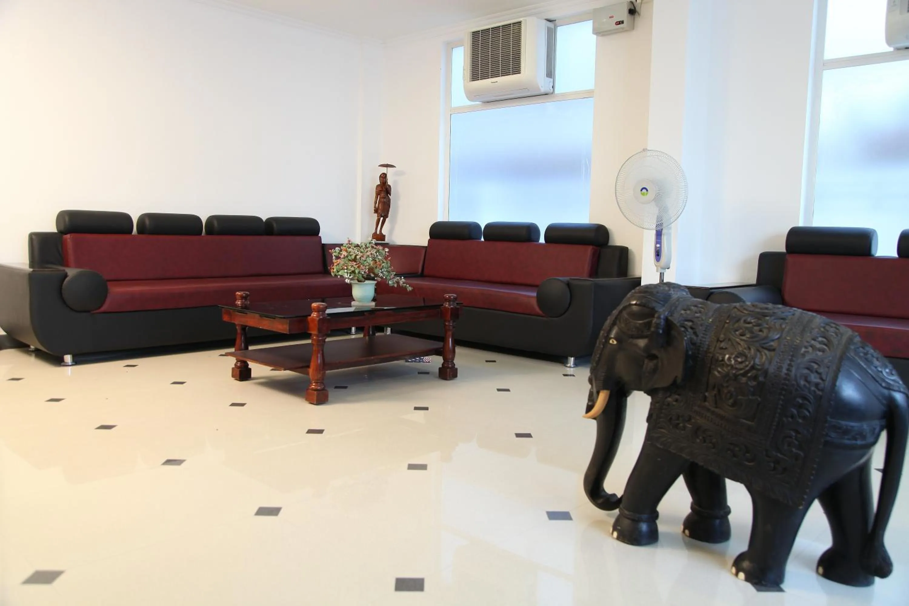 Lobby or reception in Phils' Residency & Banquets