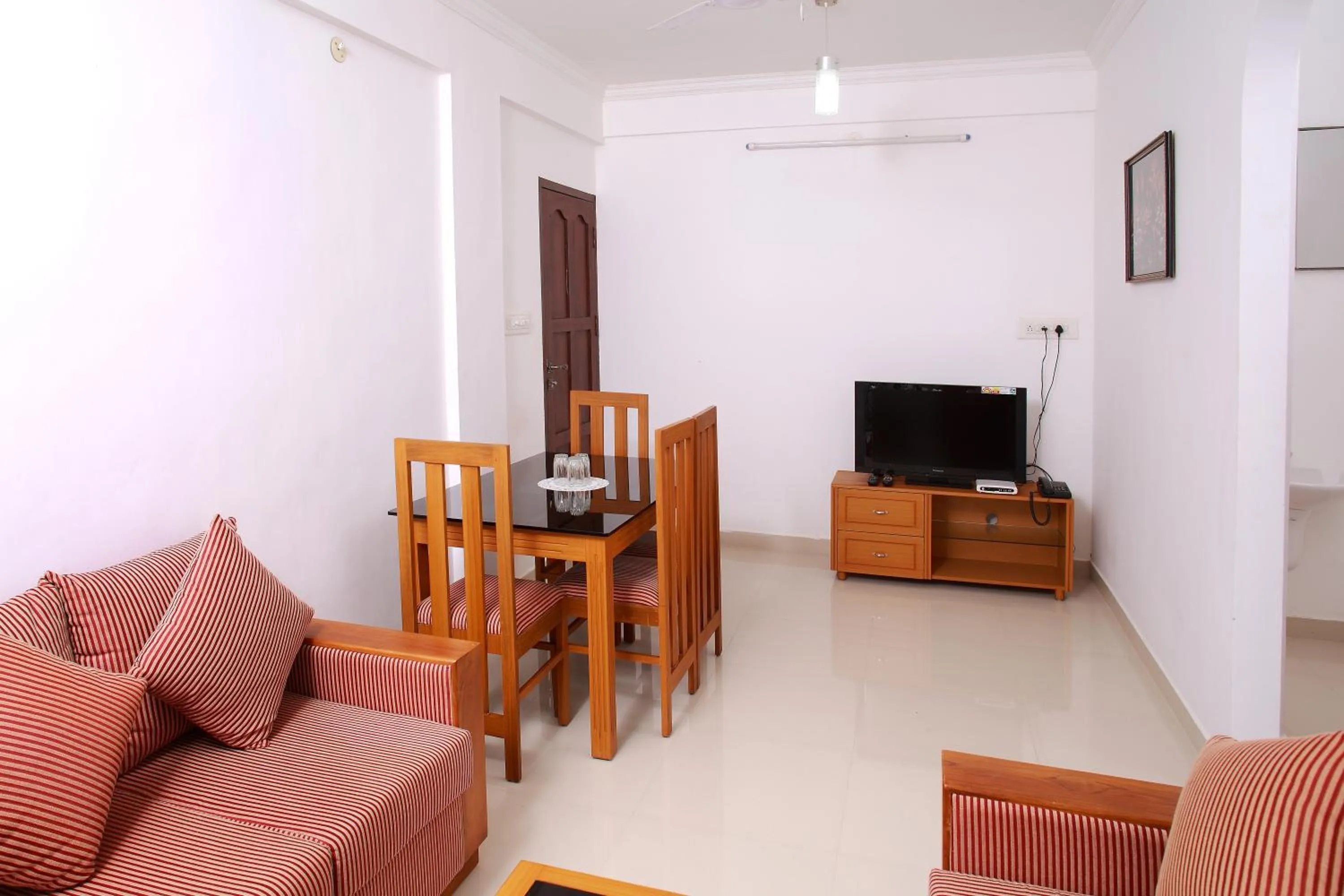 Living room in Phils' Residency & Banquets