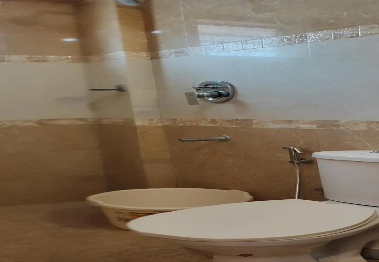 Bathroom in Phils' Residency & Banquets