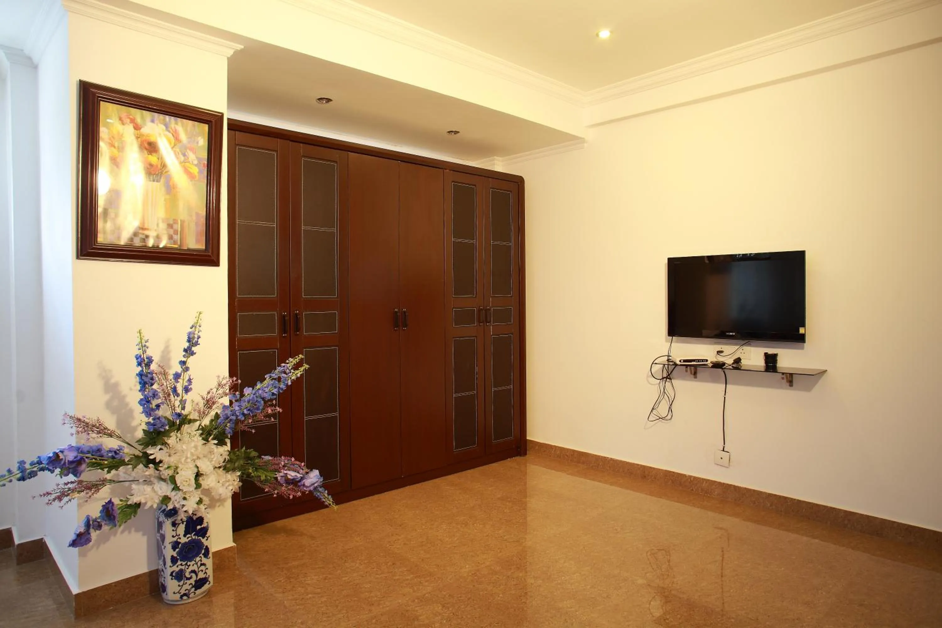 Photo of the whole room in Phils' Residency & Banquets