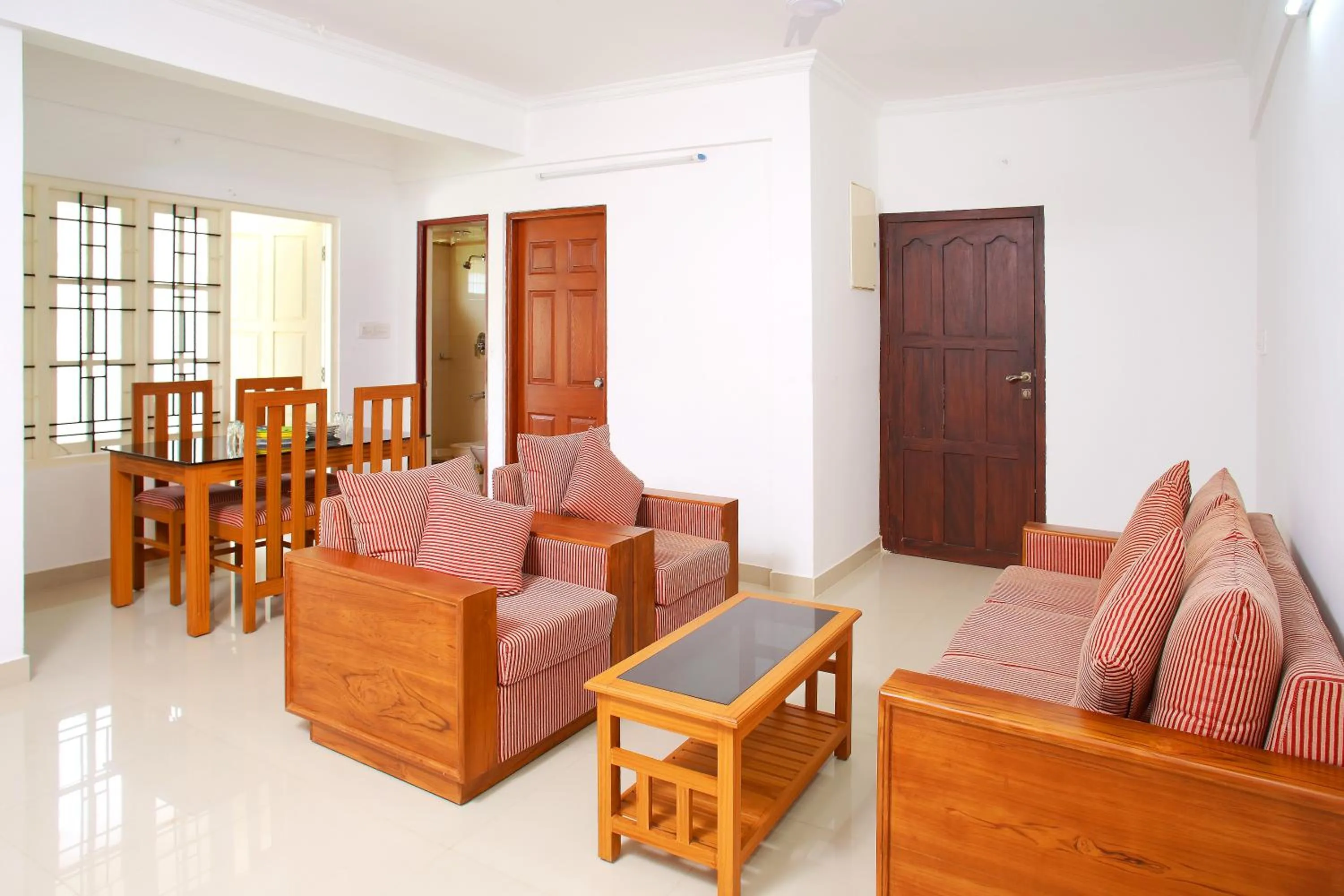 Living room in Phils' Residency & Banquets
