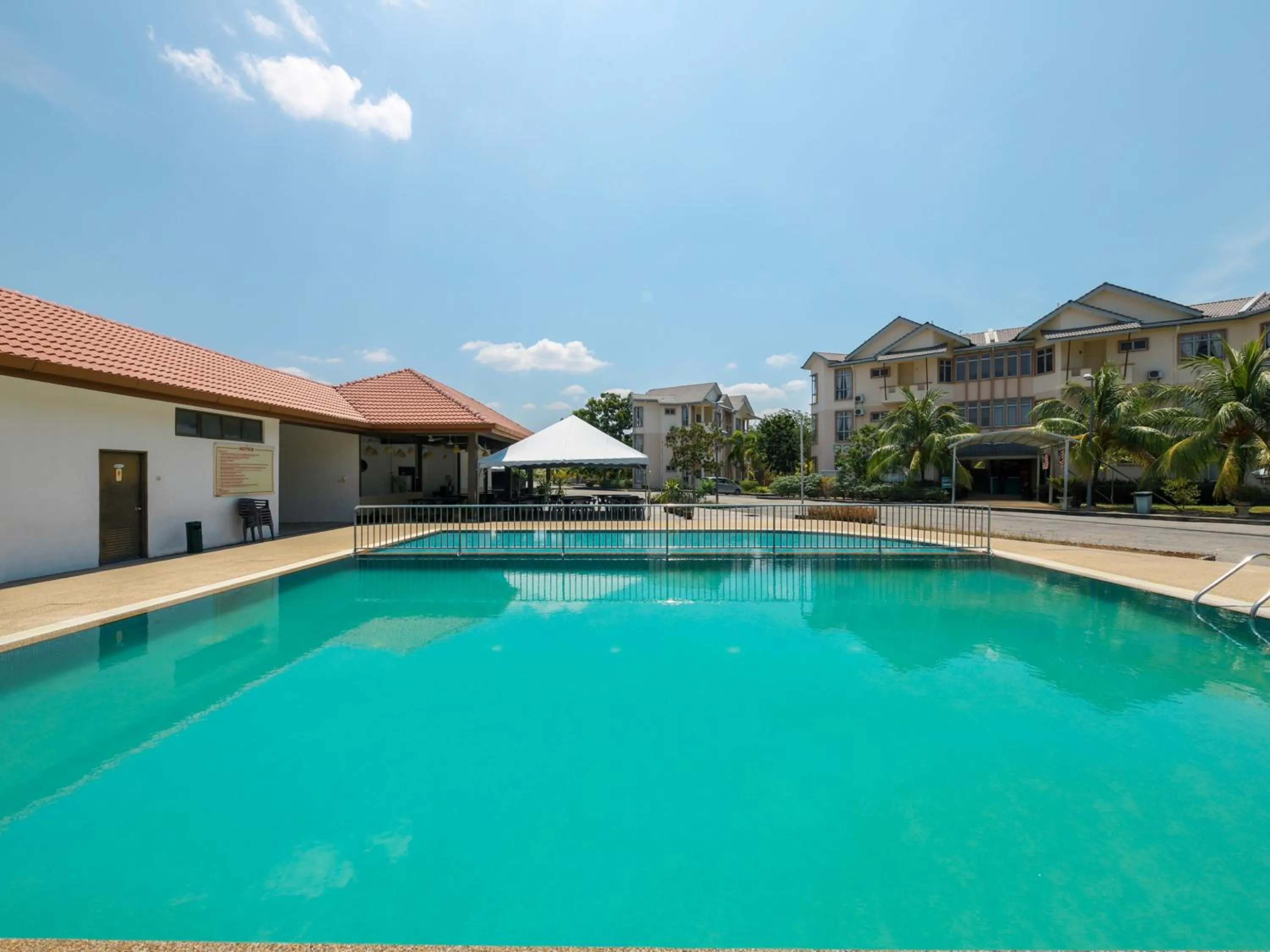 Swimming pool in Seri Bayu Resort Hotel