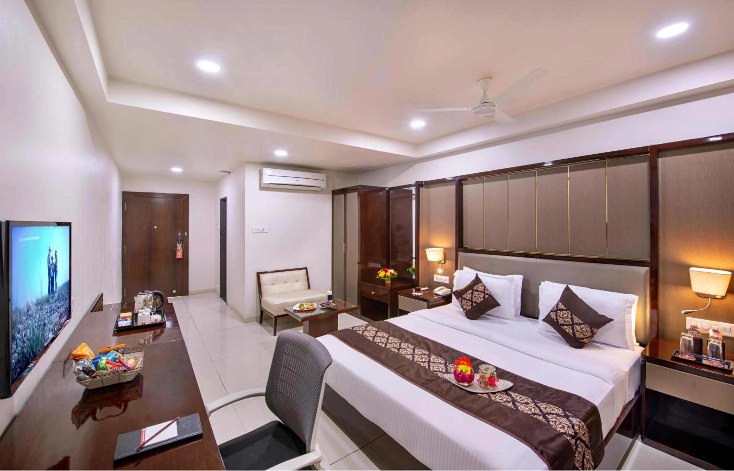Deluxe Double or Twin Room in Lords Inn Porbandar