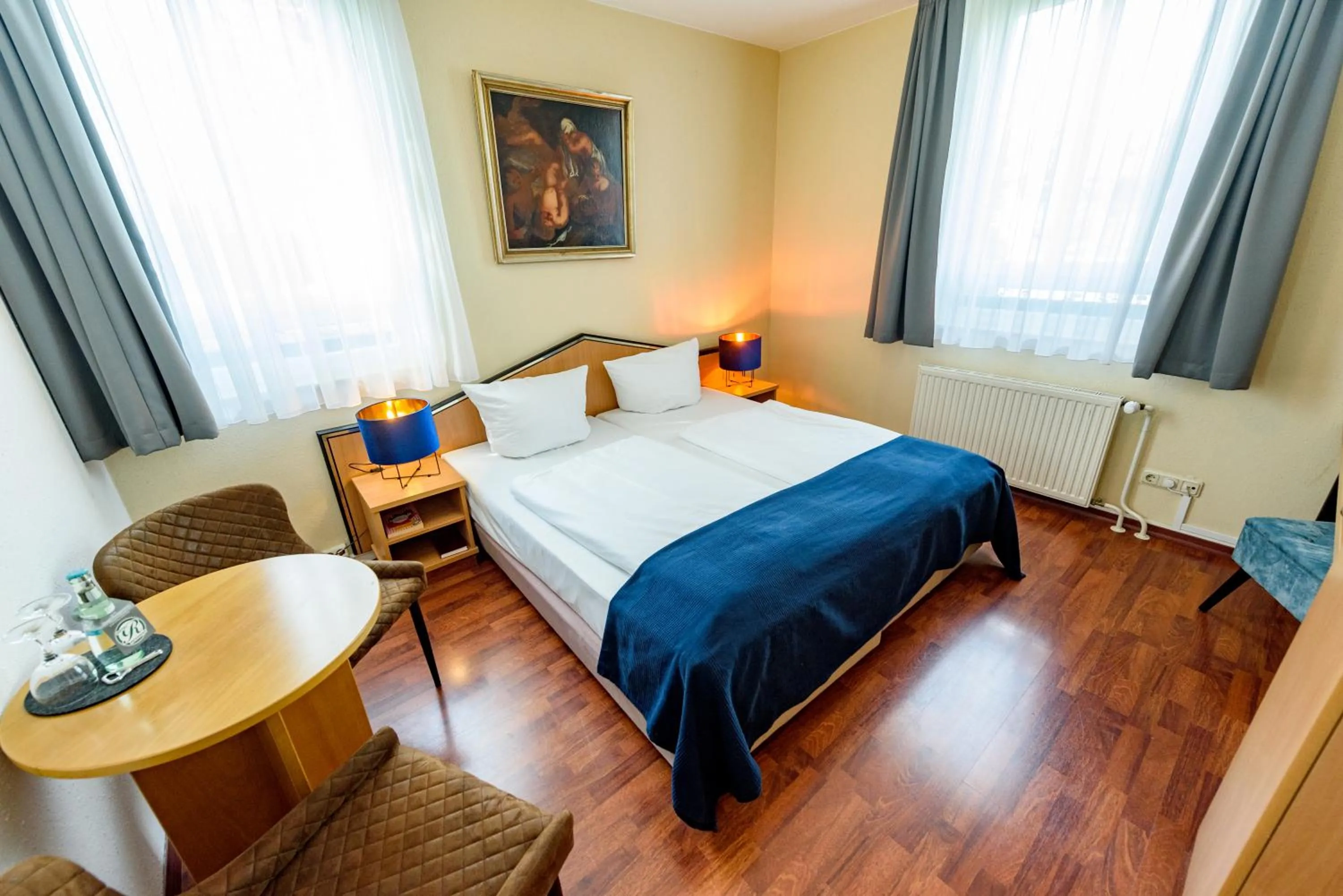 Photo of the whole room, Bed in Residenz Hotel Leipzig