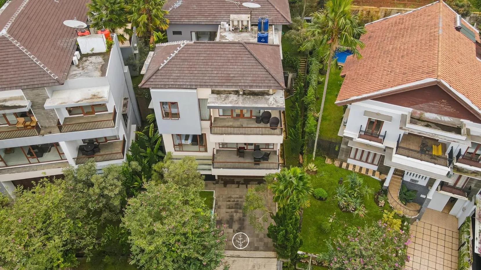 Property building in Oyama City View Villa 4 bedrooms with a private heated swimming pool