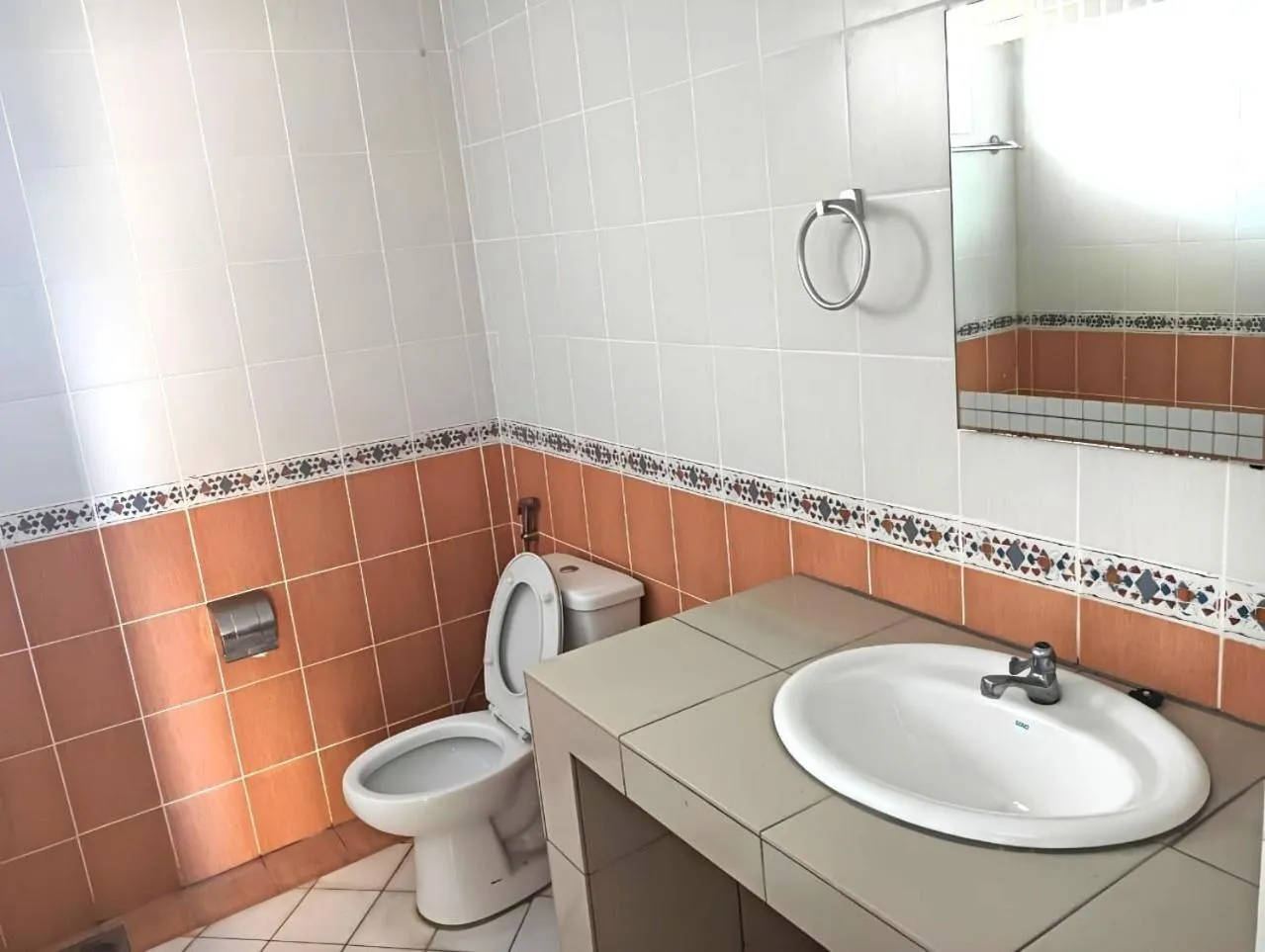 Toilet in Natol Homestay - Kuching Home Penthouse Airport Road