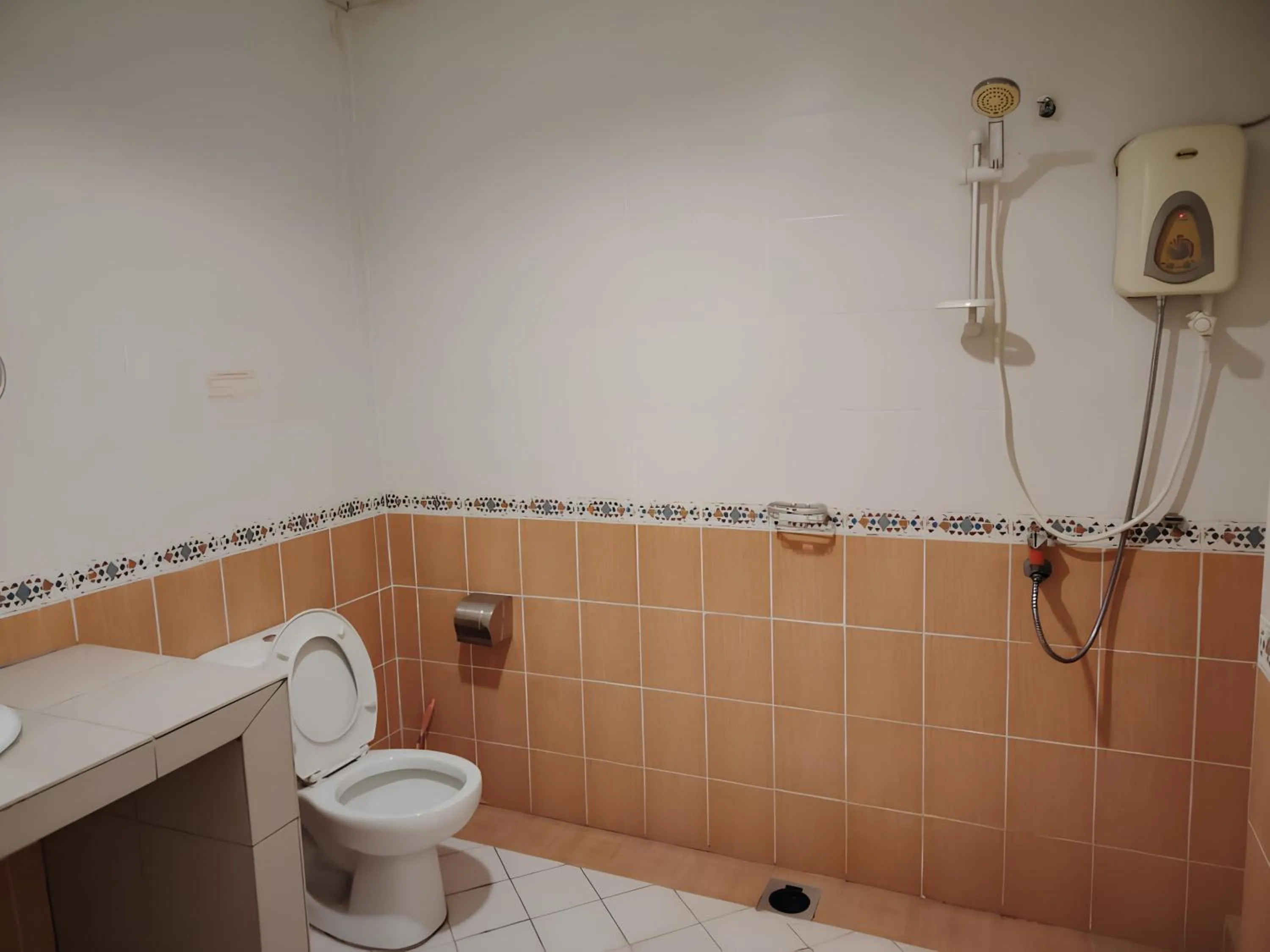 Bathroom in Natol Homestay - Kuching Home Penthouse Airport Road