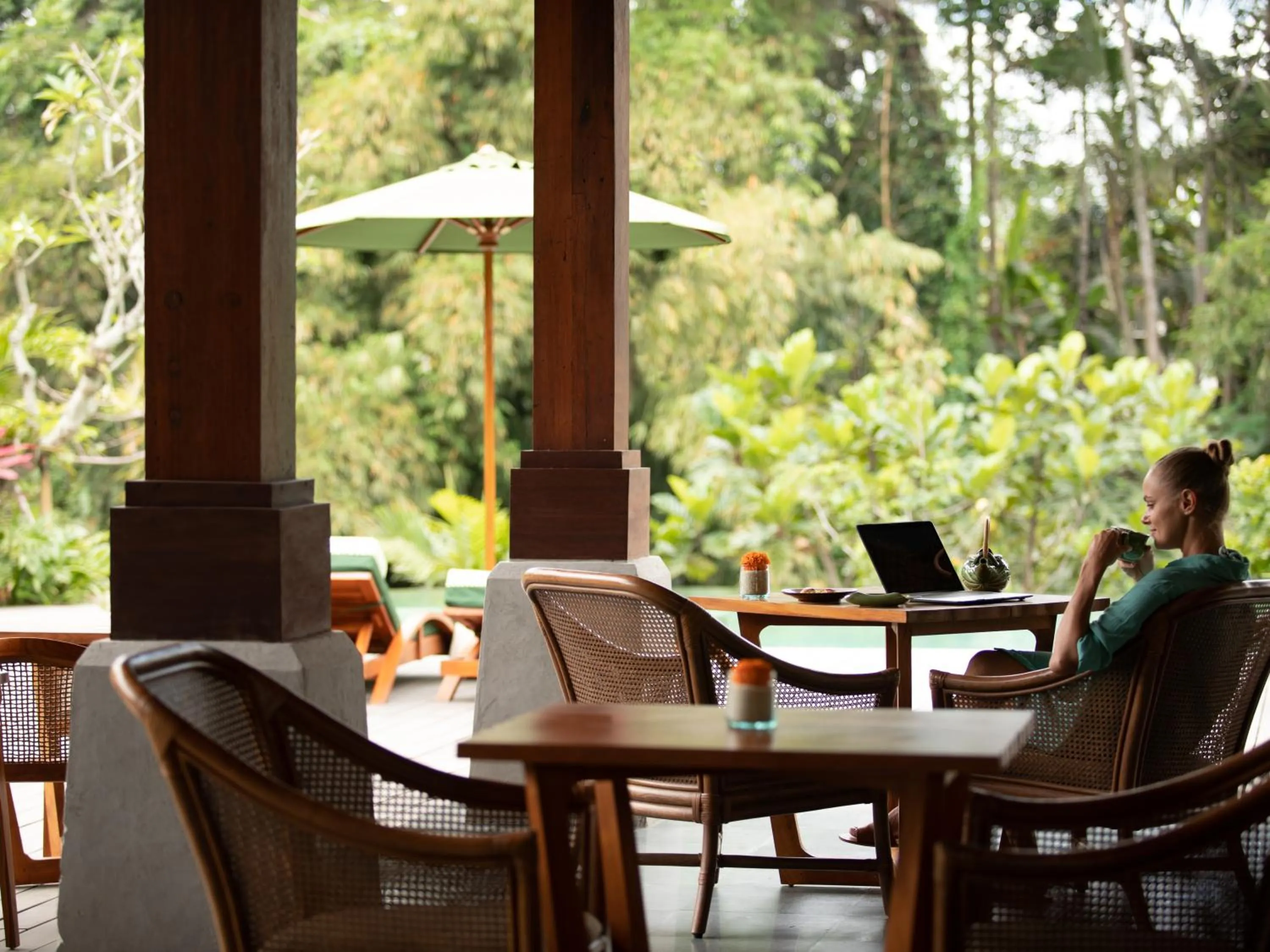 Restaurant/places to eat in Adiwana Suweta