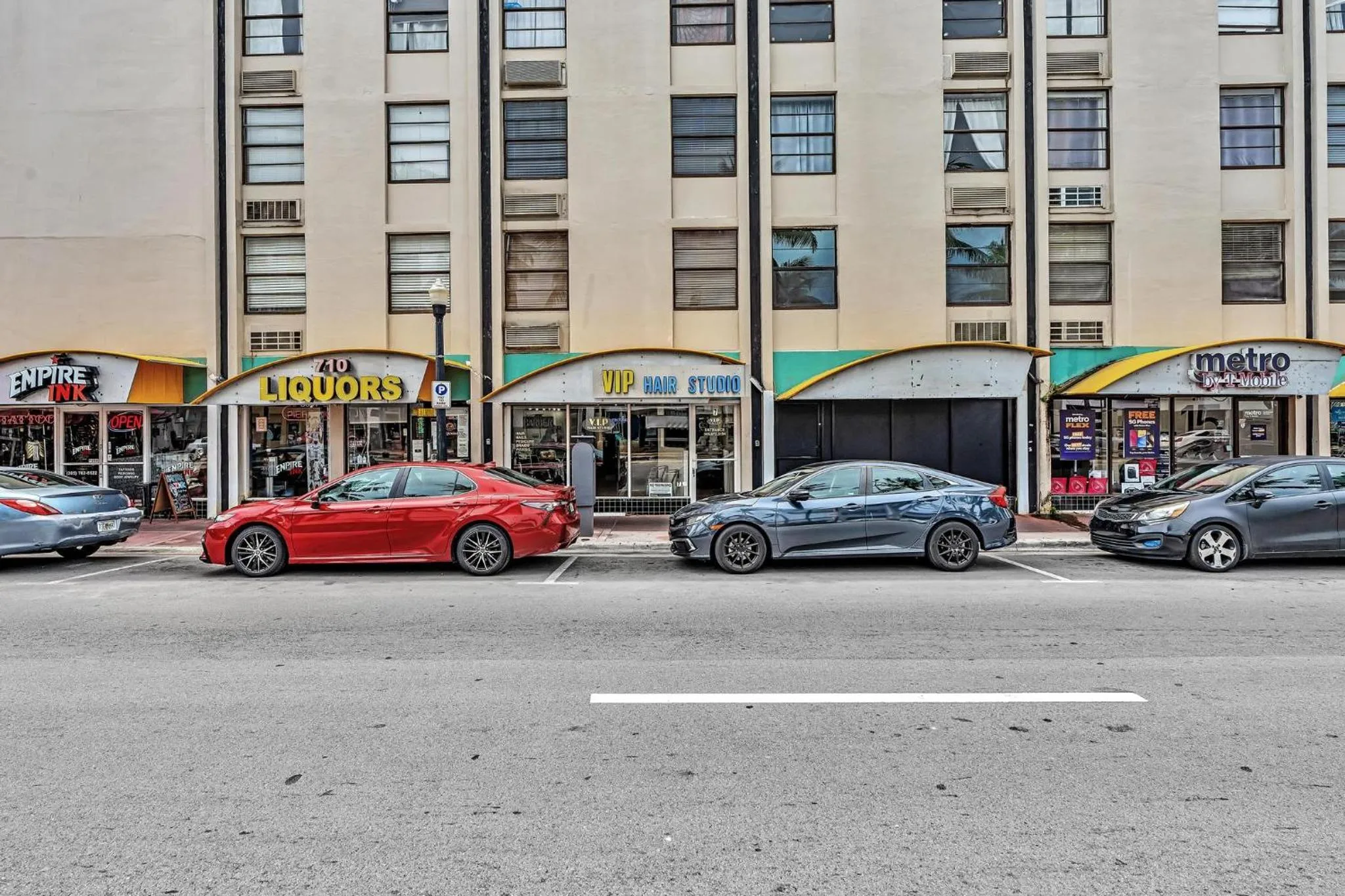 Neighbourhood in 1 bedroom in the BEST location in South Beach !