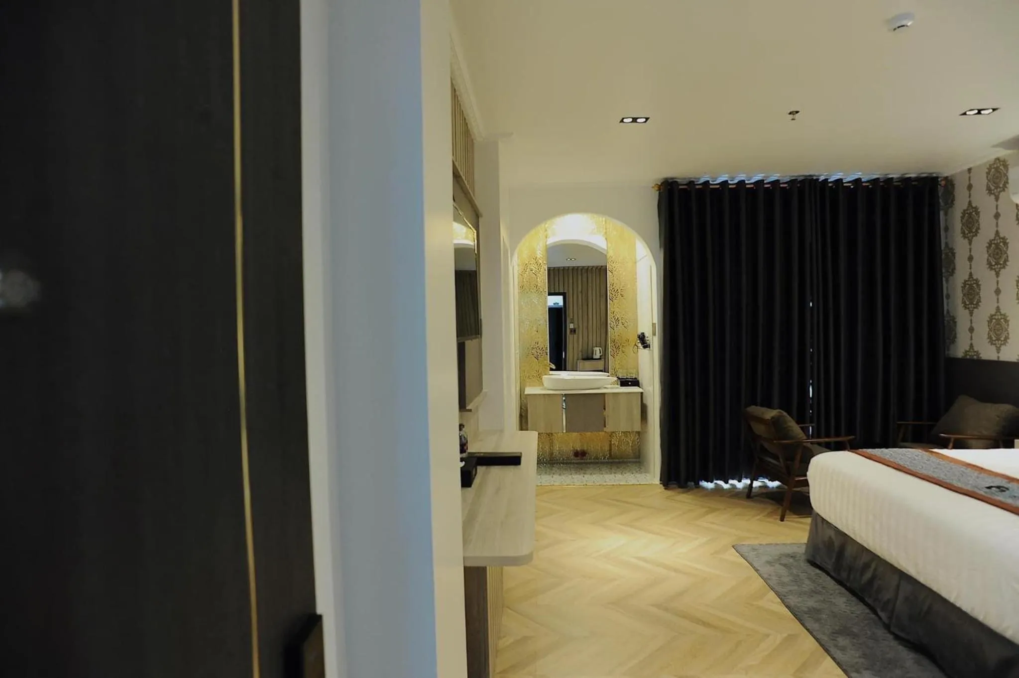 Bedroom, Bed in B.O.B HOTEL SIGNATURE