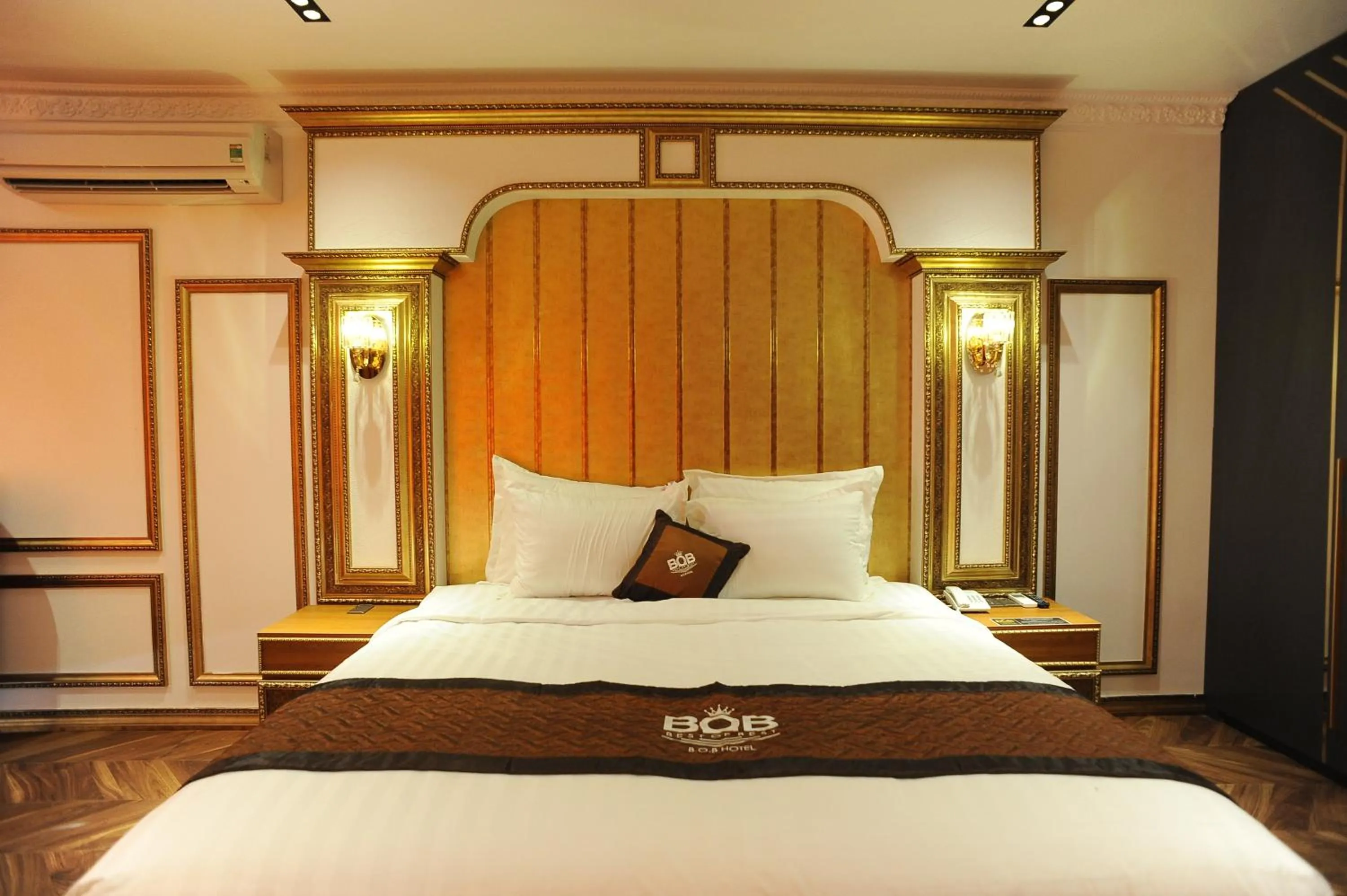 Bed in B.O.B HOTEL SIGNATURE