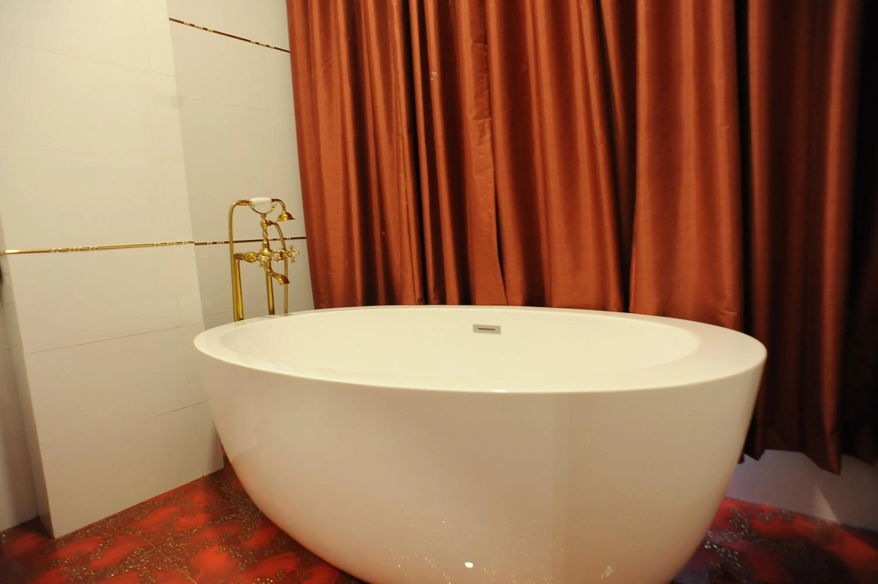 Bath in B.O.B HOTEL SIGNATURE