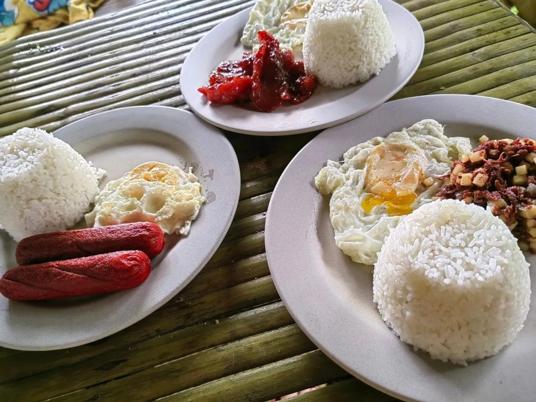 Food in Rea's Bamboo Resort