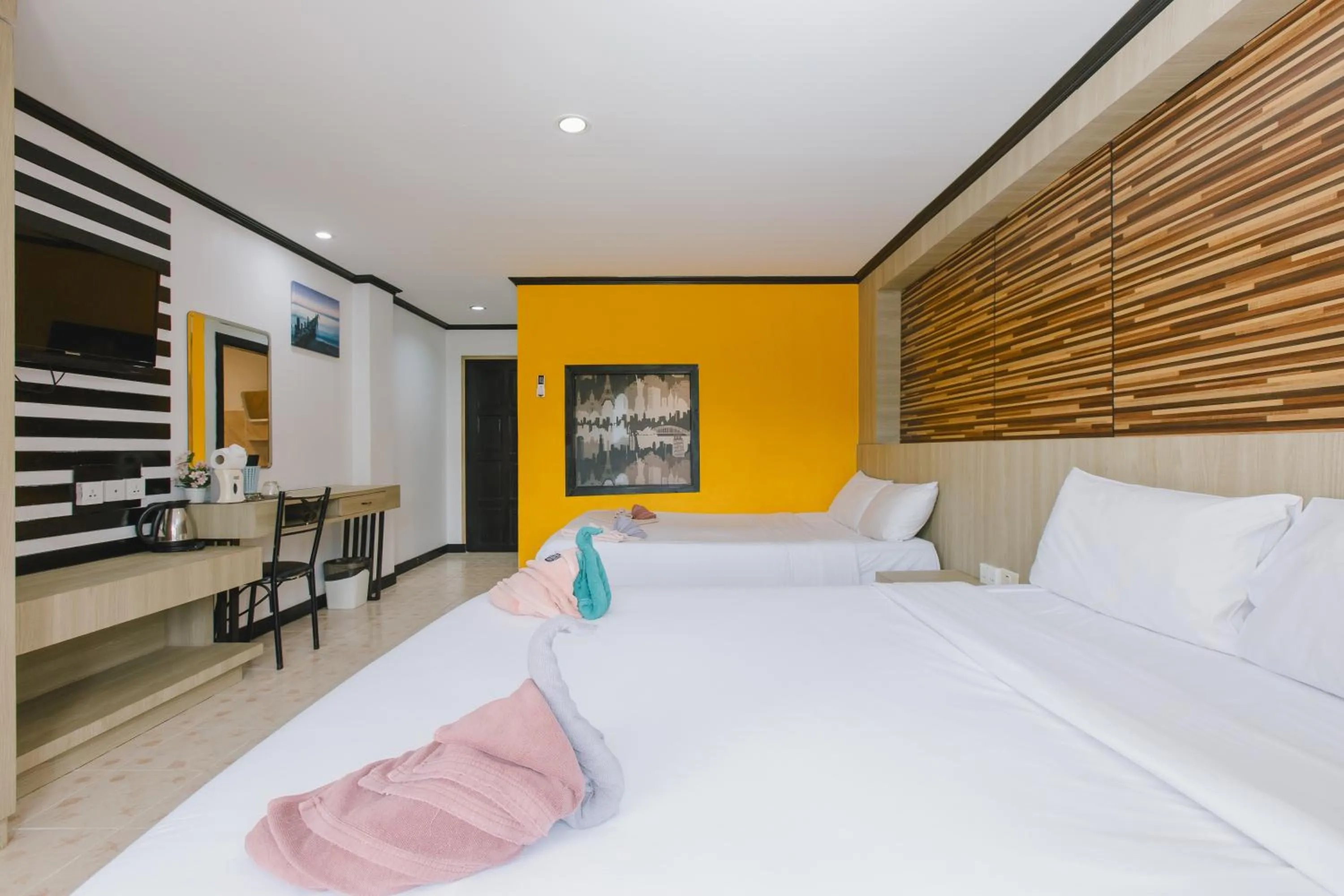 Bedroom, Bed in Royal Beach Residence, Patong Beach