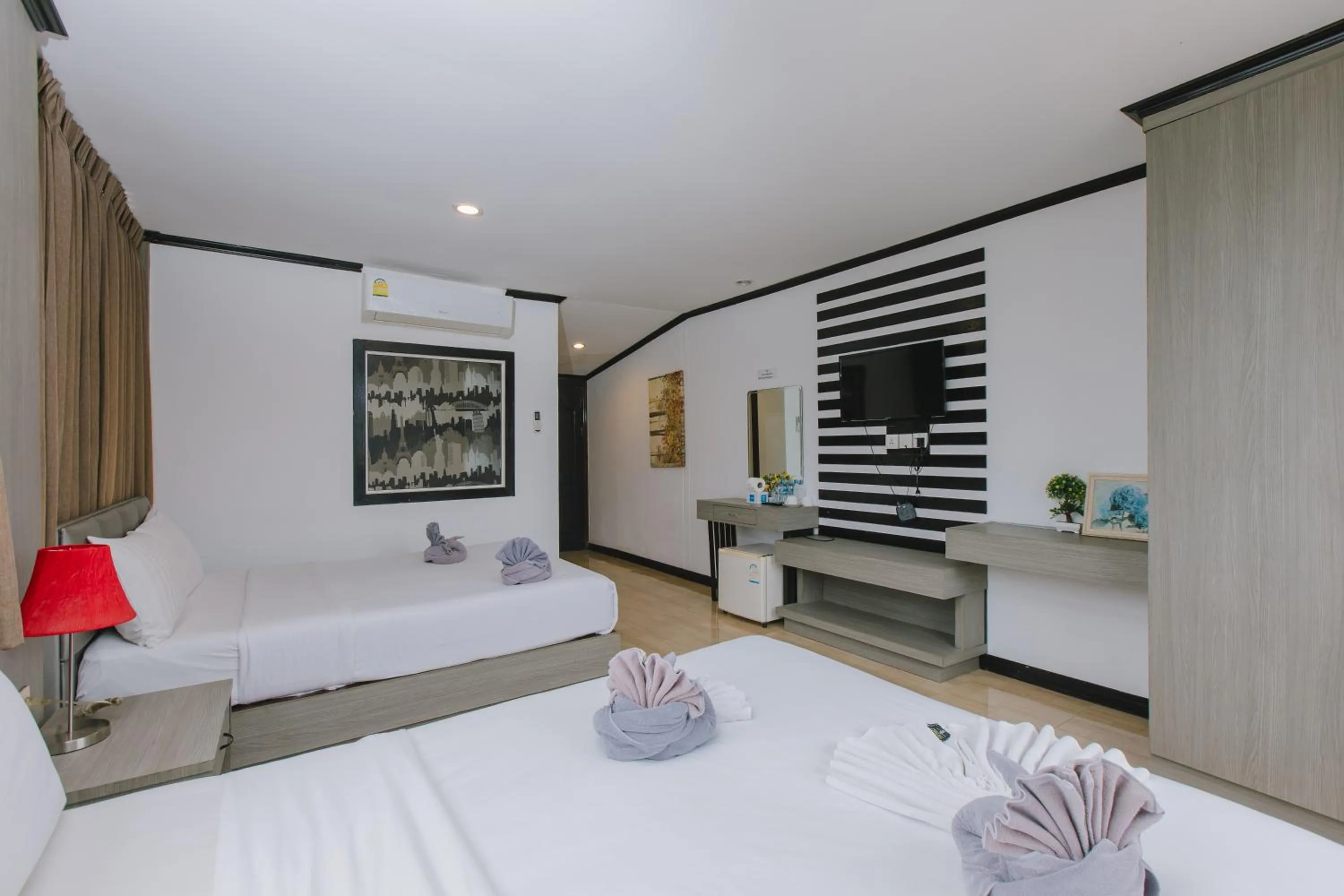 Bedroom, Bed in Royal Beach Residence, Patong Beach